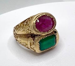 Vintage Ruby and Emerald Two-Stone Toi et Moi Carved Gold Statement Ring
