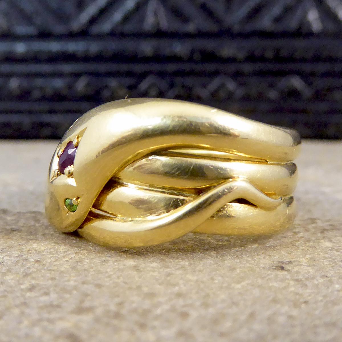 Rubin- und Granat-Schlangenring aus 18 Karat Gelbgold im Zustand „Gut“ in Yorkshire, West Yorkshire