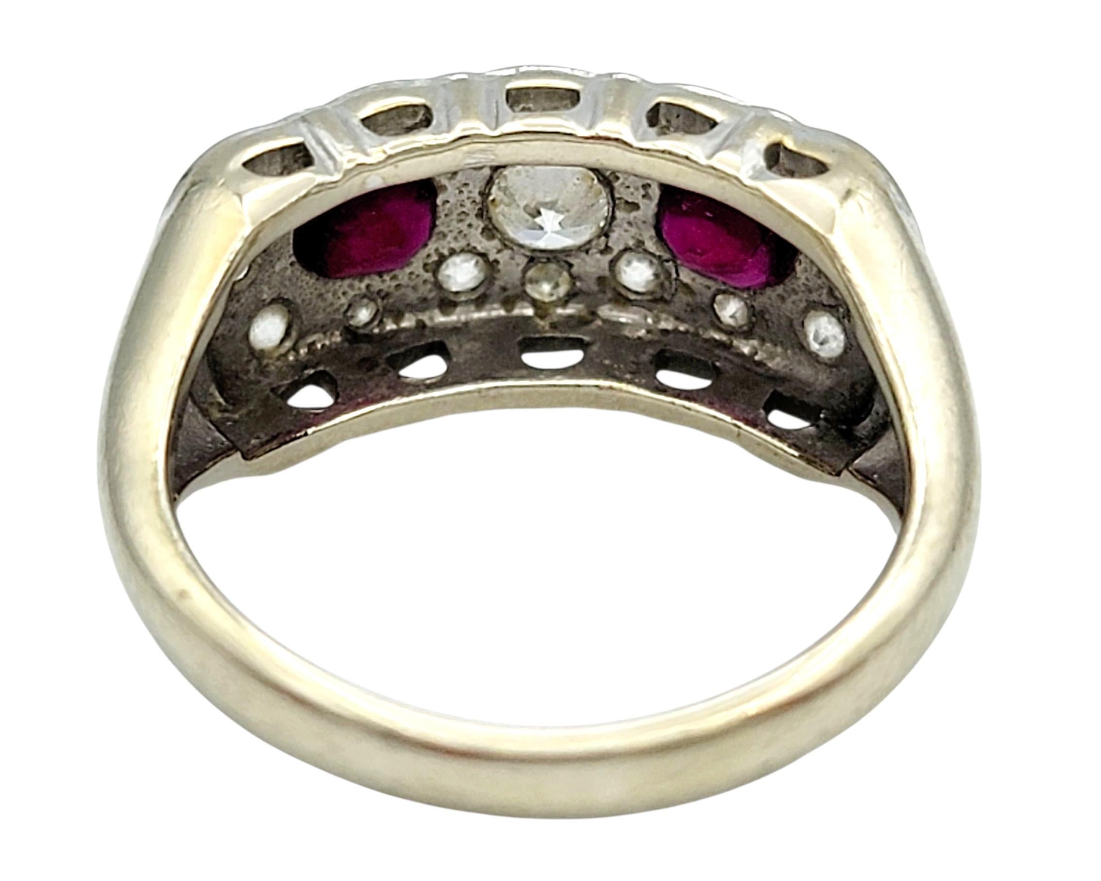 Vintage Ruby and Old Mine Cut Diamond Wide Band Ring in 14 Karat White Gold (Bague à large bande en or blanc 14 carats avec rubis et diamants taillés à l'ancienne) Pour femmes en vente