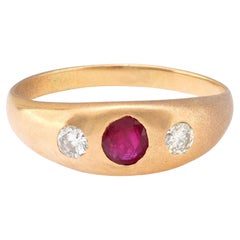 Vintage 14k Gelbgold Dreisteinring mit Rubin und Diamanten