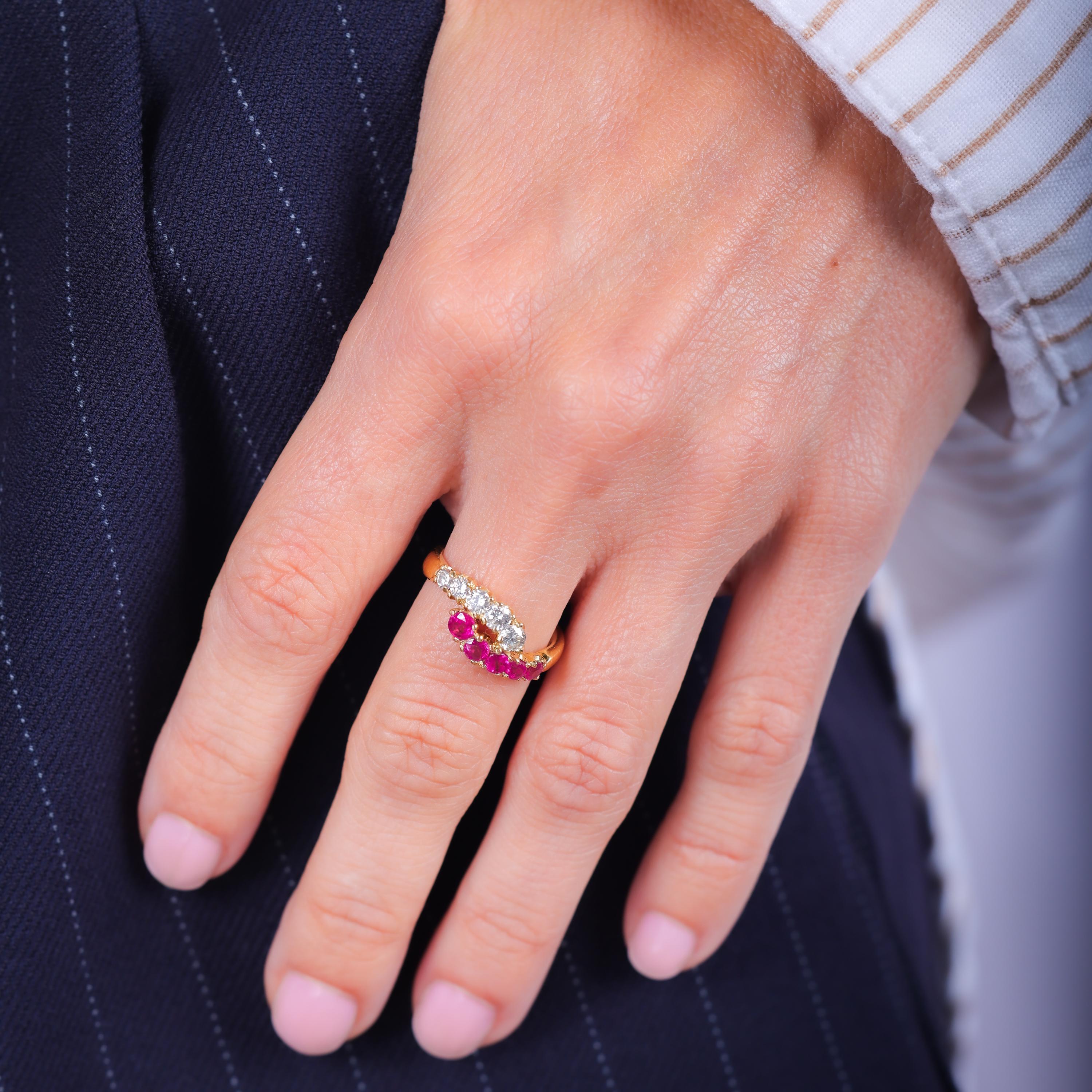 Bypass-Ring, Vintage, Rubin, Diamant, 18 Karat Gelbgold (Brillantschliff)