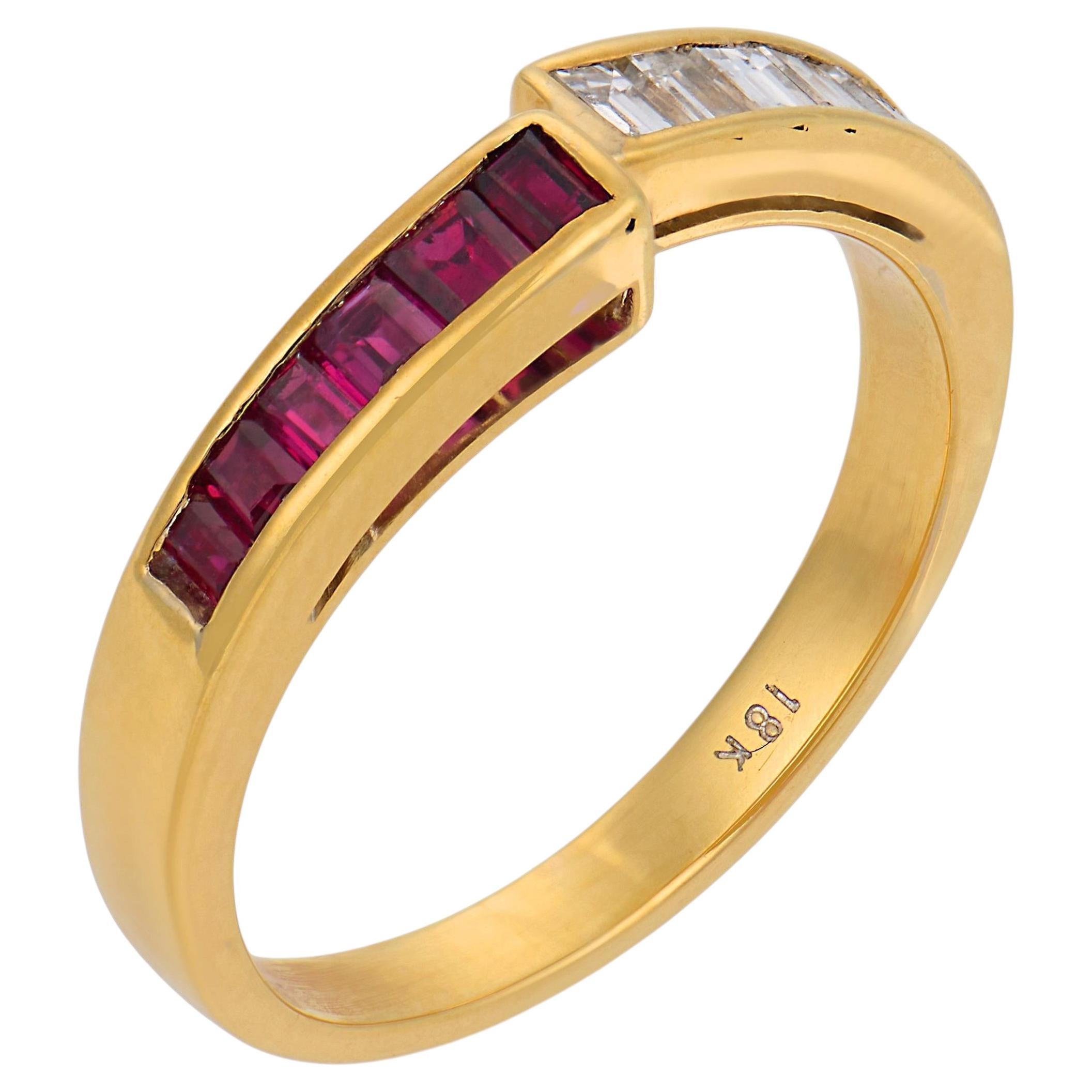 Bague bypass vintage en or jaune 18k avec rubis et diamants