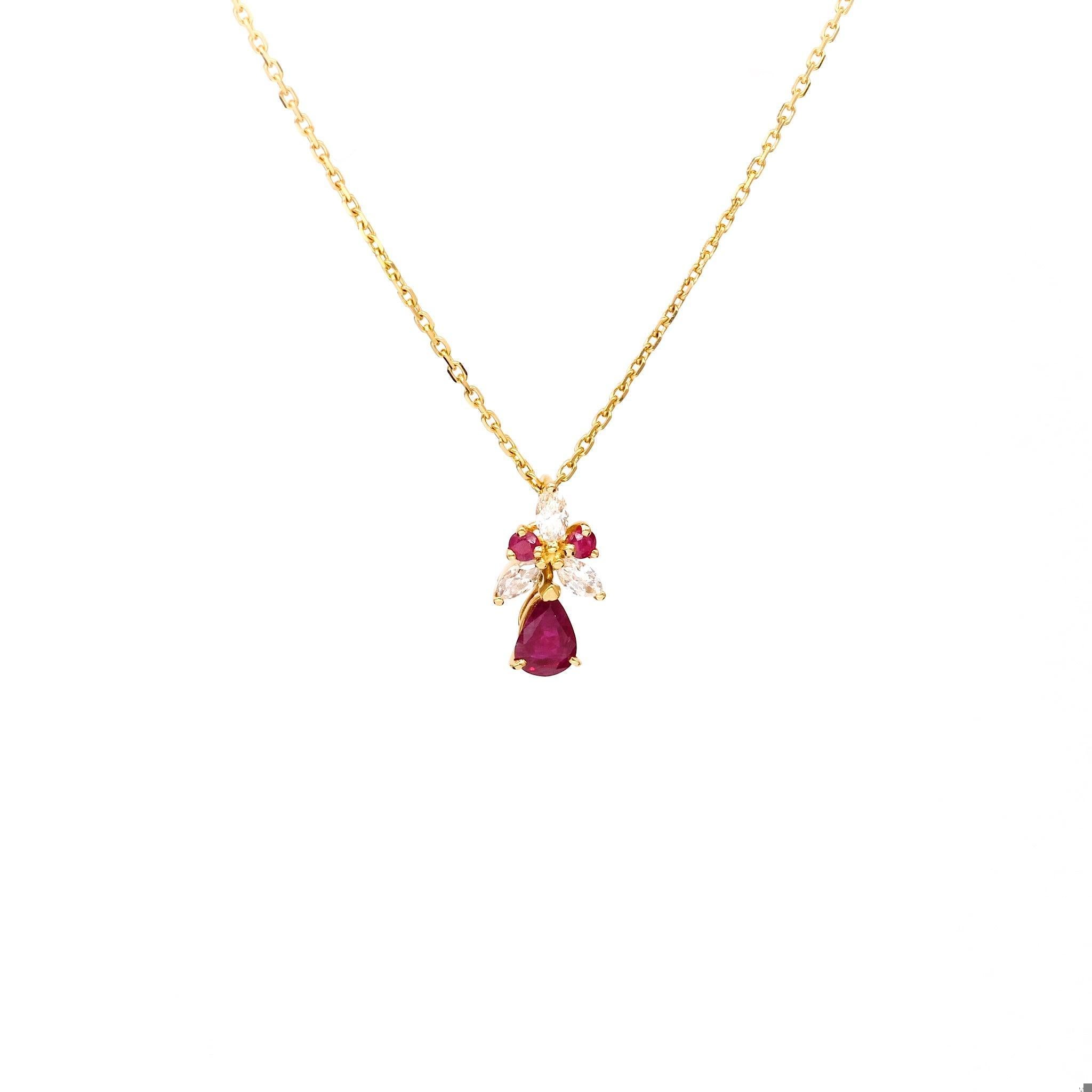 Vintage Ruby Diamond 18k Yellow Gold Pendant Necklace In Good Condition In Beverly Hills, CA