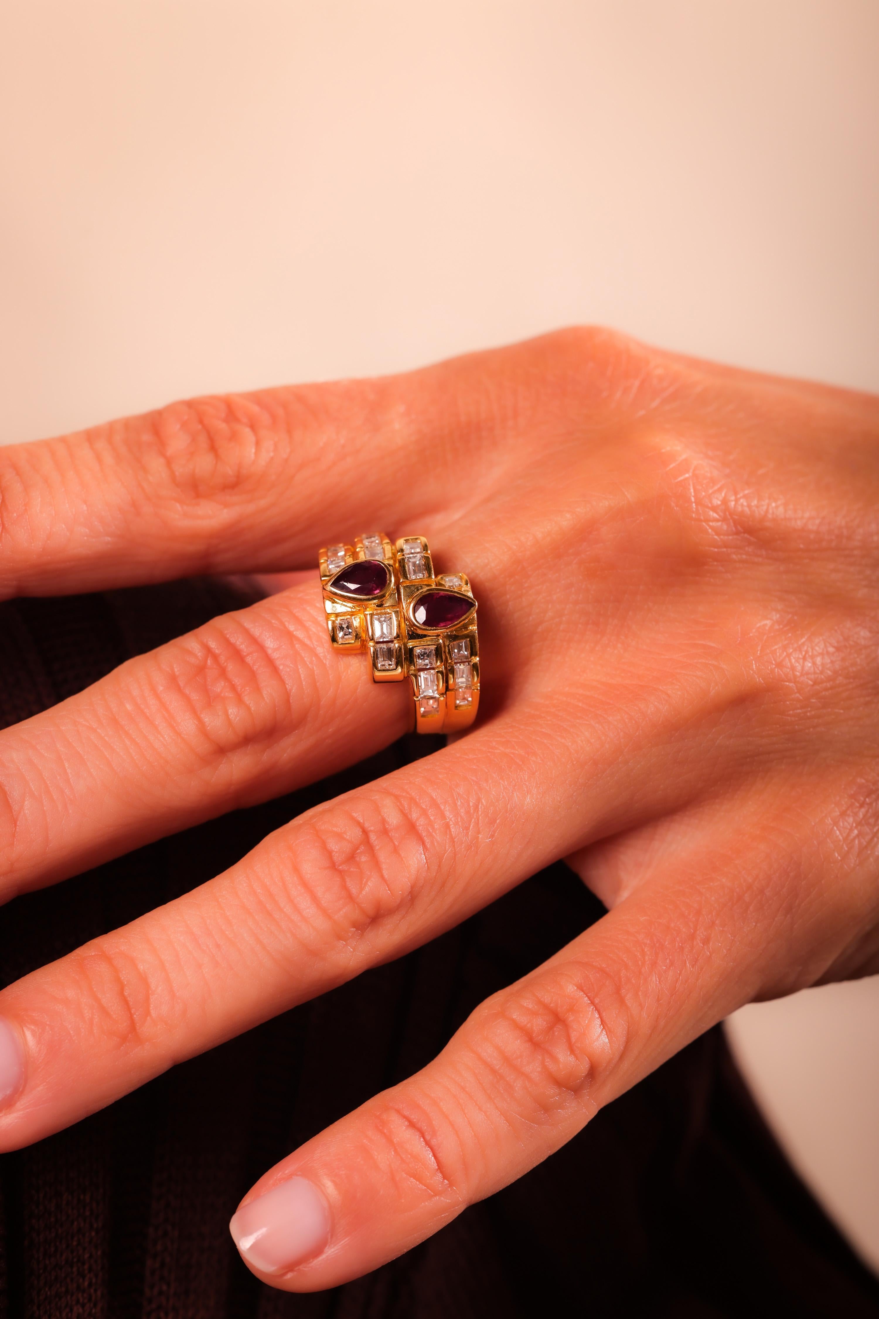 Anillo vintage de oro amarillo de 18 quilates con rubí y diamantes en Excelente Estado en Beverly Hills, CA