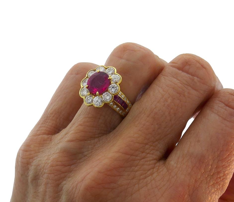 Vintage Ruby Diamond 18k Yellow Gold Ring In Good Condition In Beverly Hills, CA