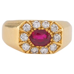 Anillo vintage de oro amarillo de 18 quilates con rubí y diamantes