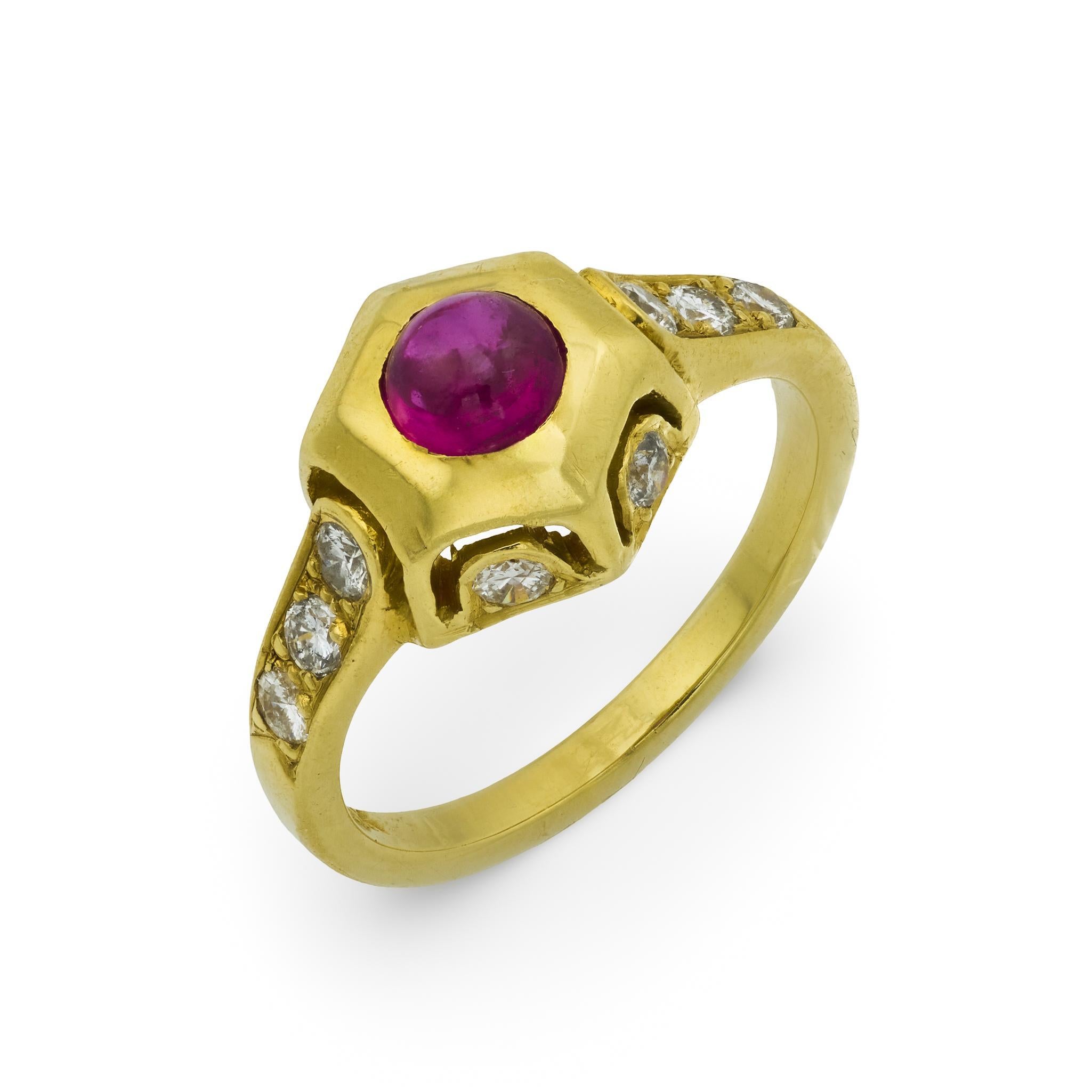Bague vintage en or jaune 18 carats avec rubis et diamants