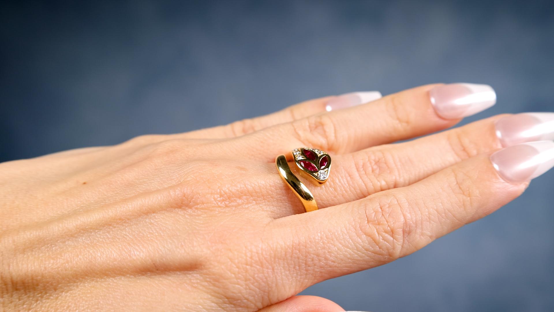 Marquise Cut Vintage Ruby Diamond 18k Yellow Gold Snake Ring For Sale