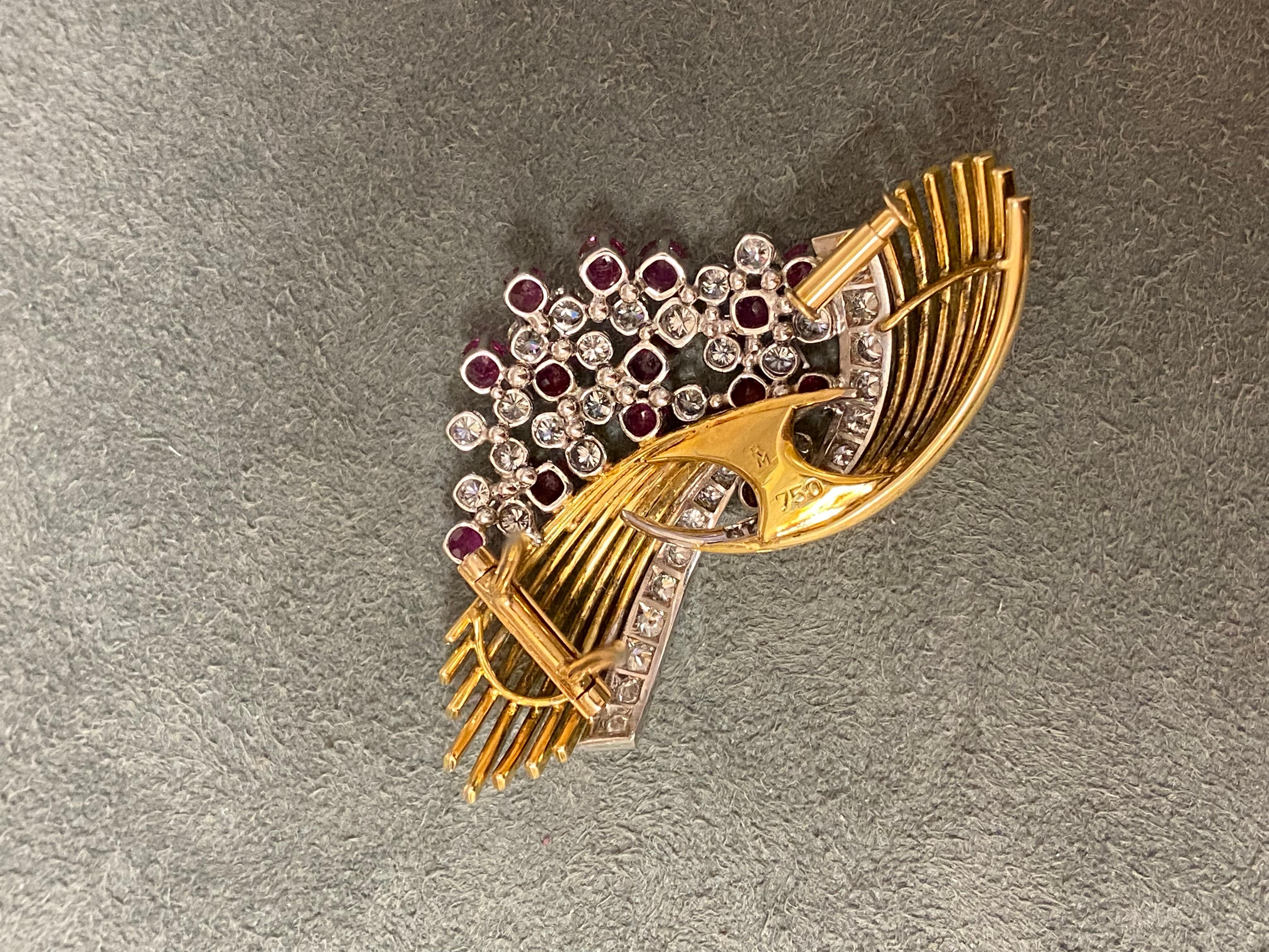 Vintage Ruby, Diamond and Gold Brooch, ca 1950 For Sale 1