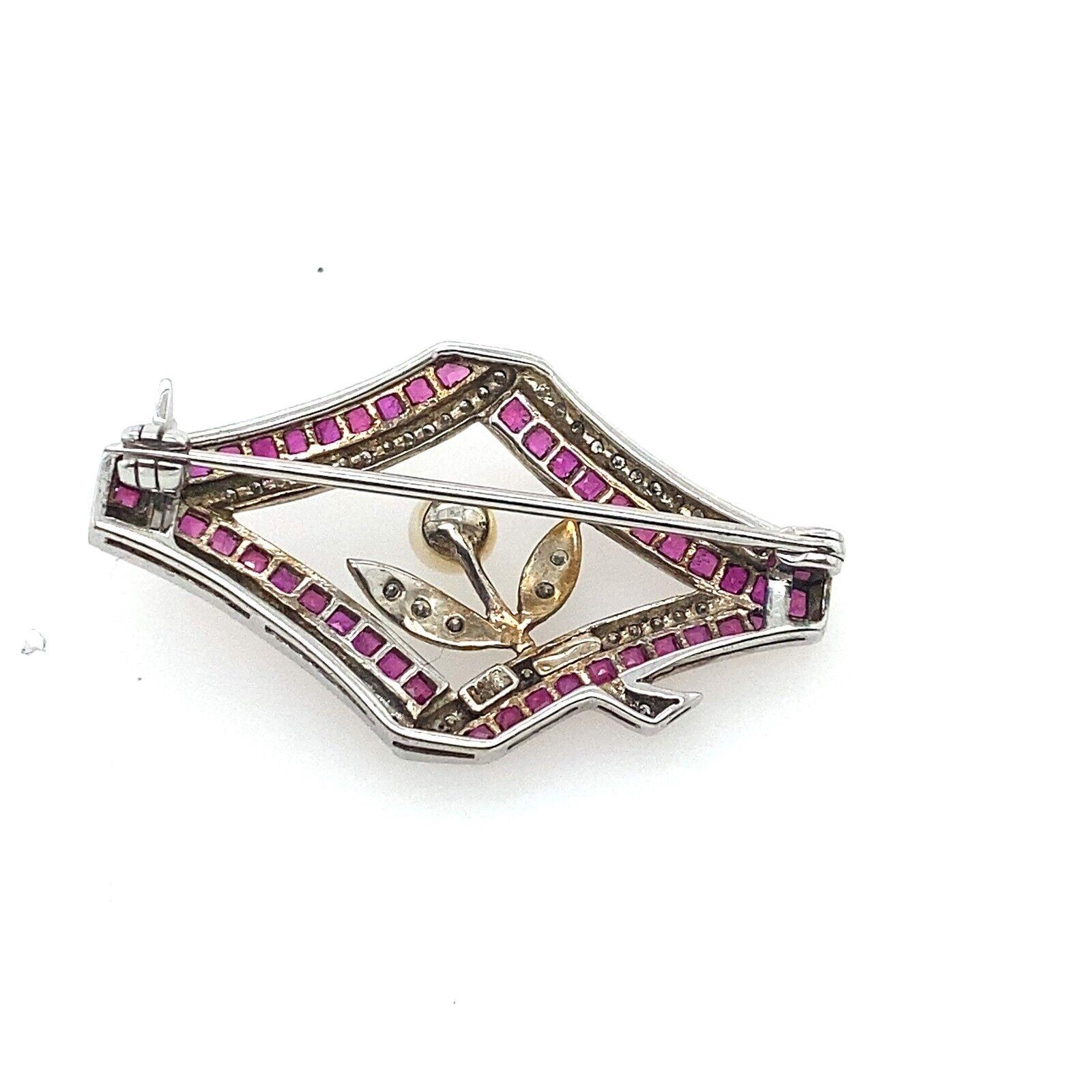 Vintage Ruby, Diamond and Pearl Brooch in 18ct Yellow & White Gold In Excellent Condition In London, GB