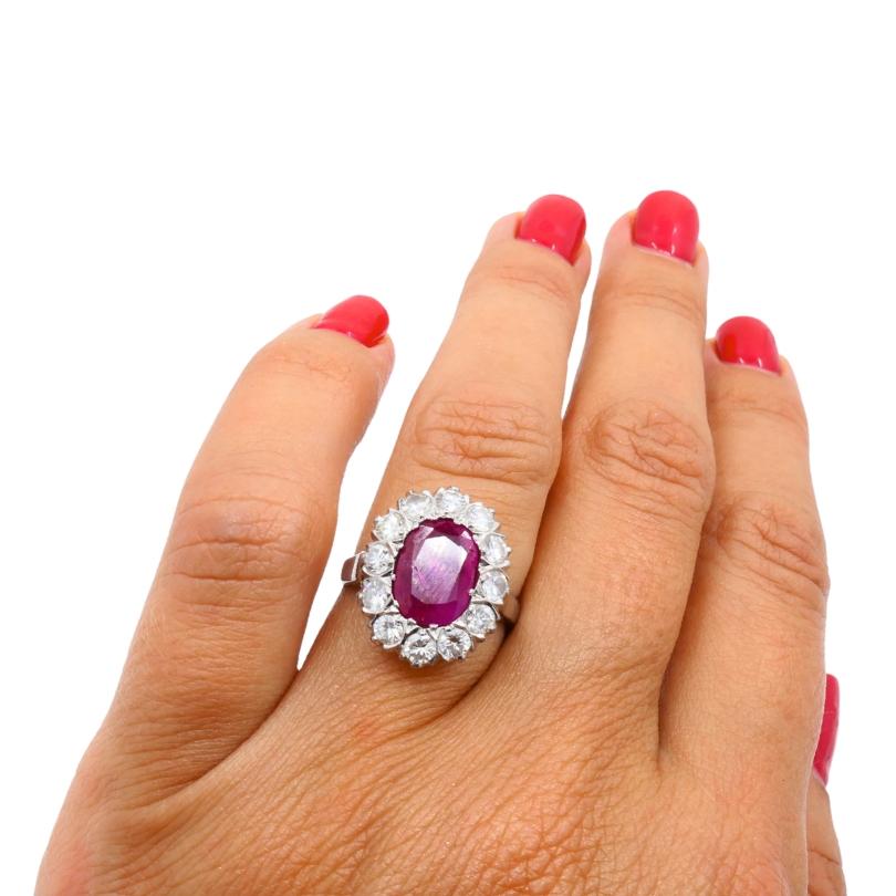 Taglio misto Anello Vintage Ruby Diamond Cluster in oro 14k in vendita