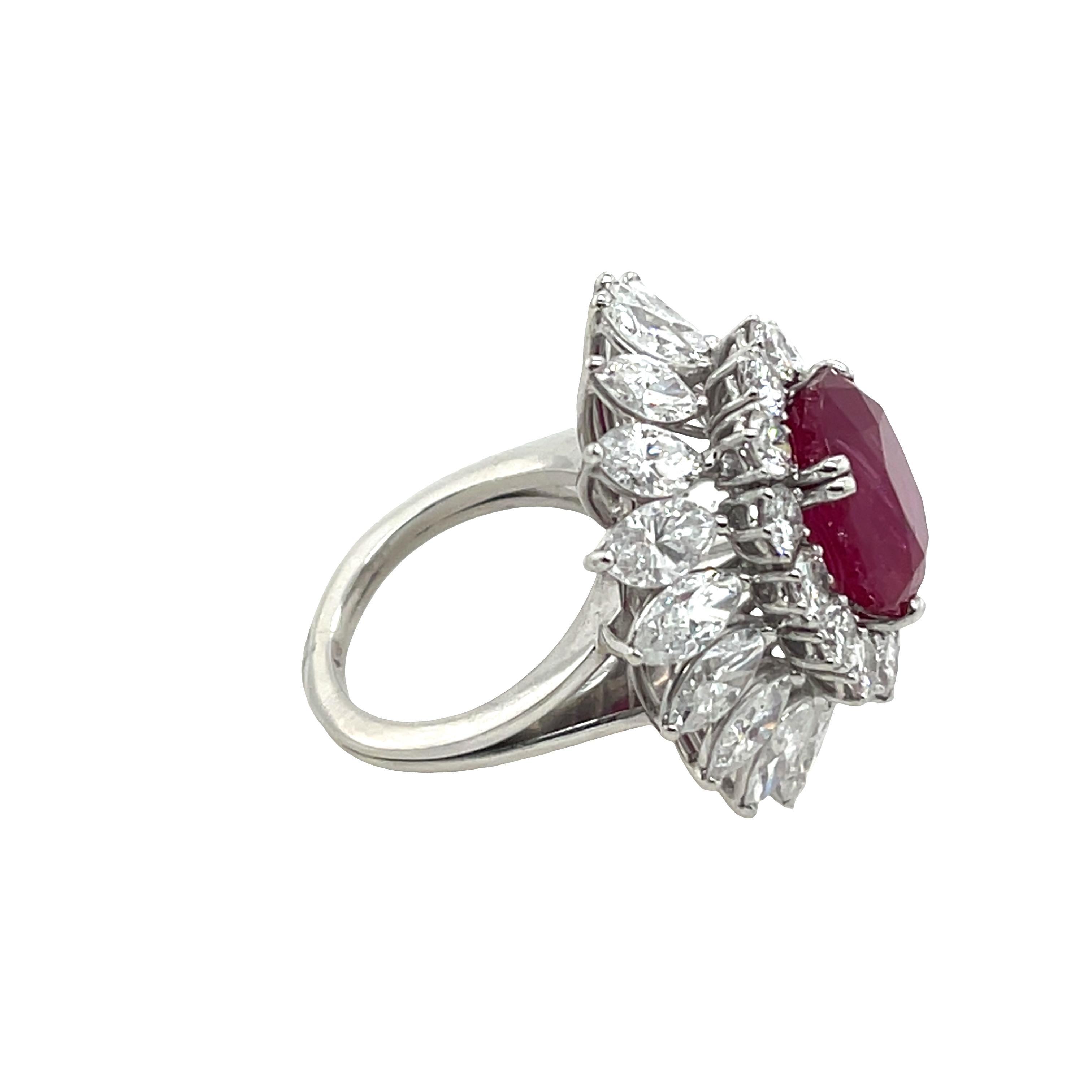 Vintage Rubin & Diamant Cluster Ring in Platin im Zustand „Hervorragend“ im Angebot in London, GB