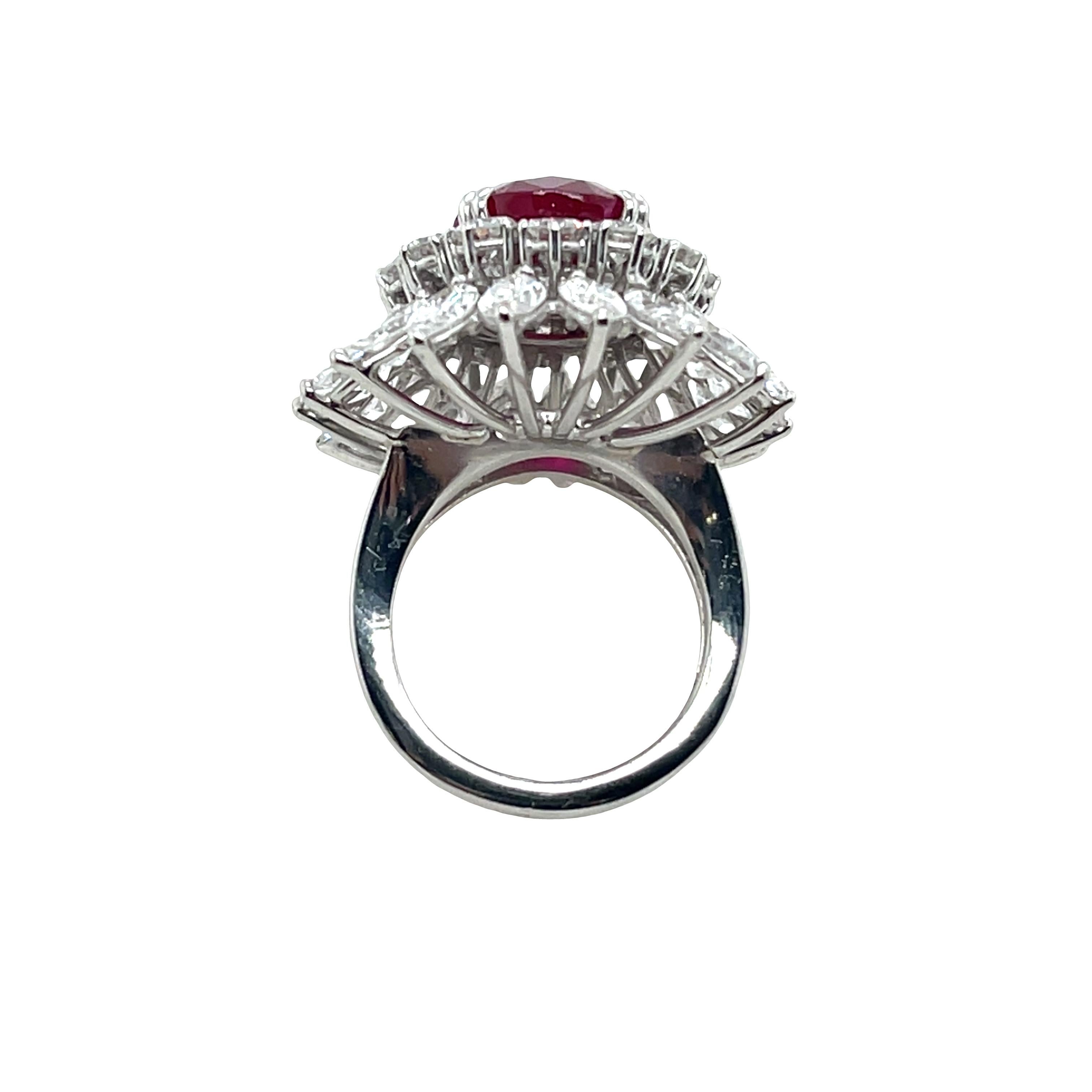 Vintage Rubin & Diamant Cluster Ring in Platin im Angebot 3