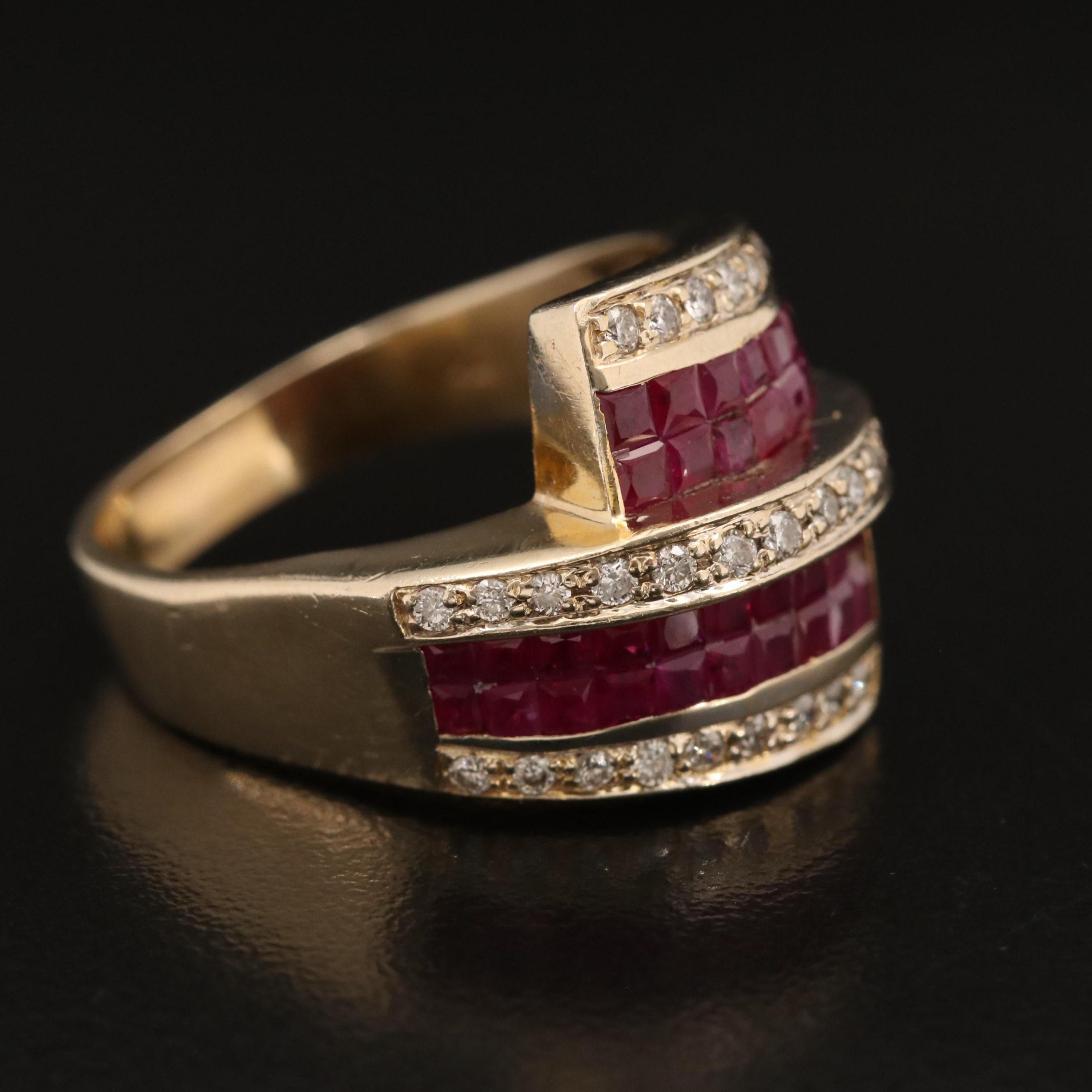 Im Angebot: Vintage Rubin & Diamant Cluster Hochzeitsring Art Deco Rubin Diamant Cocktail-Ring () 3