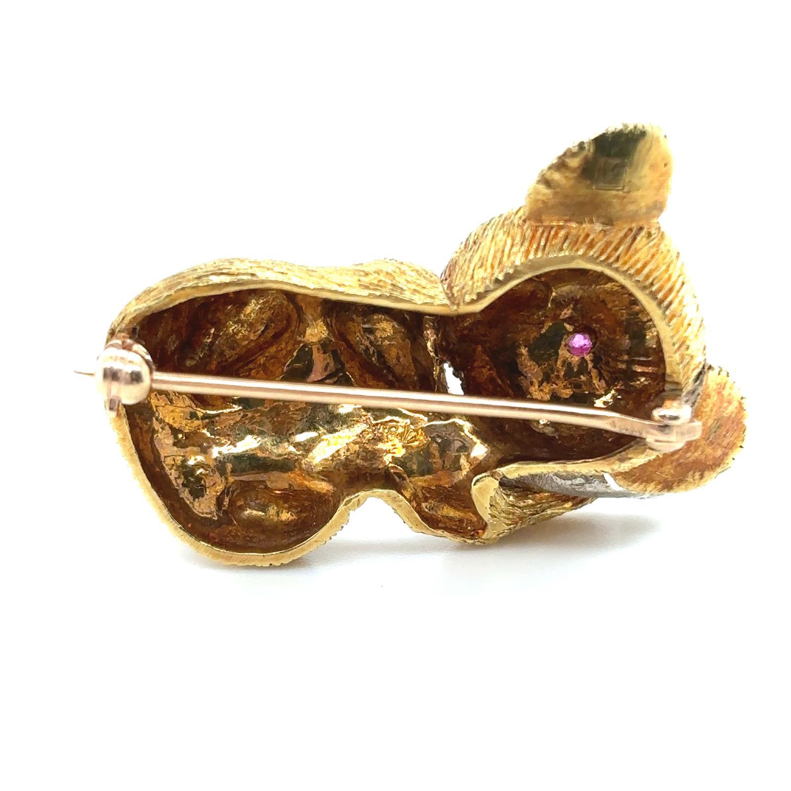 Women's or Men's Vintage Ruby Diamond Koala Brooch 18 Karat Yellow Gold, Circa 1960 For Sale