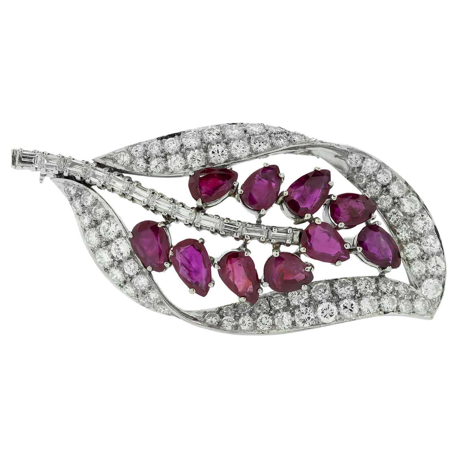 Broche vintage de rubíes y diamantes C. 1980-90