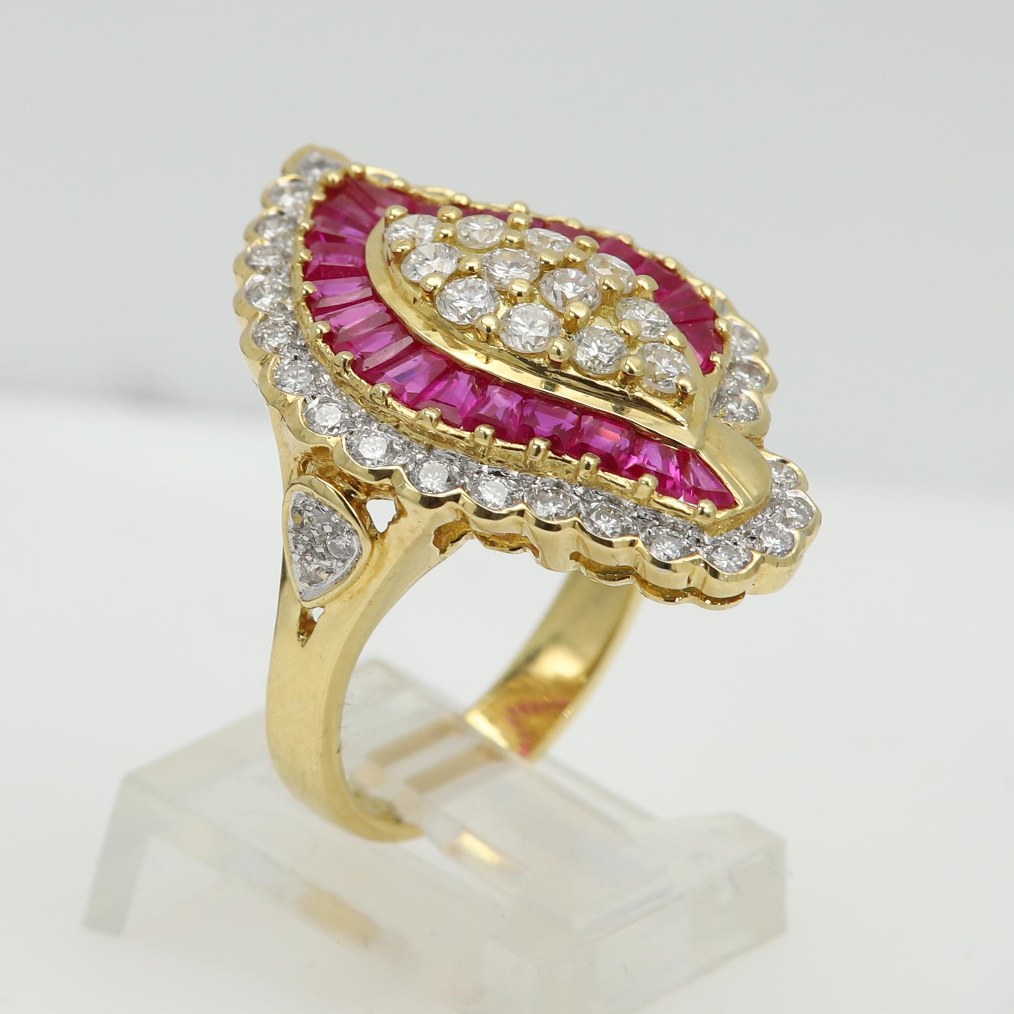 Vintage Rubin-Diamant-Ring aus 18 Karat natürlichem Baguette-Rubin und natürlichen Diamanten (Baguetteschliff) im Angebot