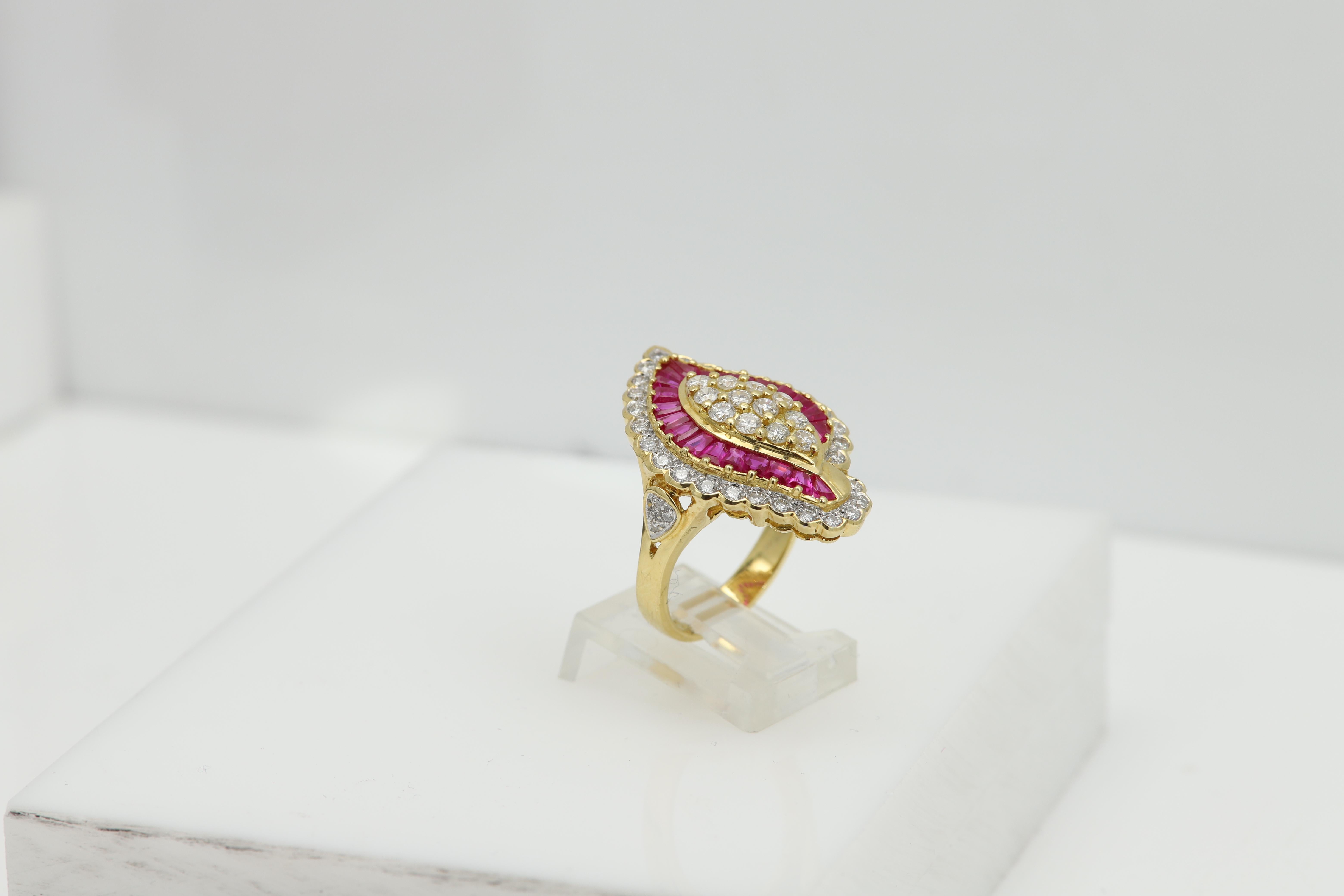 Vintage Rubin-Diamant-Ring aus 18 Karat natürlichem Baguette-Rubin und natürlichen Diamanten Damen im Angebot