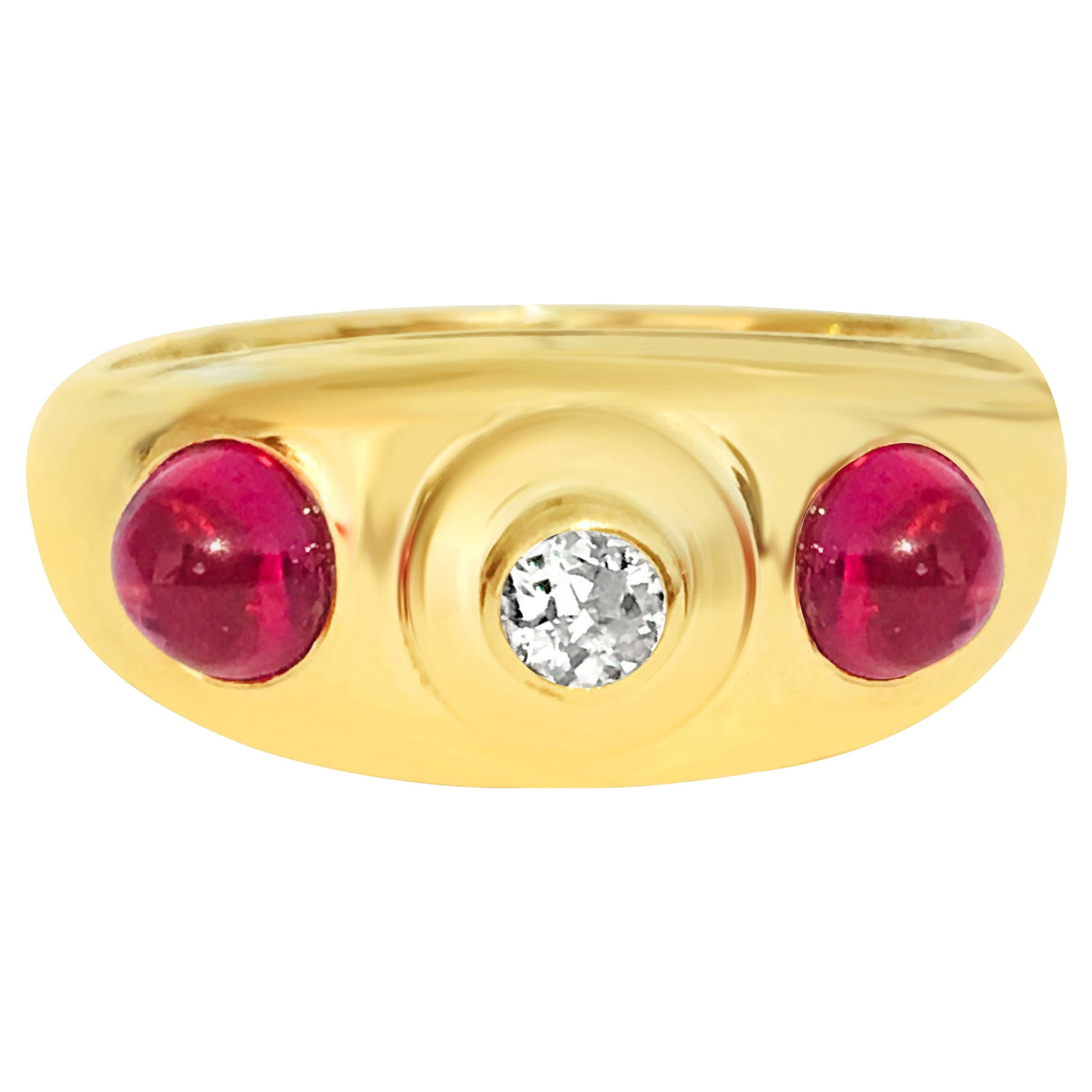 Vintage Ruby Diamond Ring in Yellow Gold For Sale