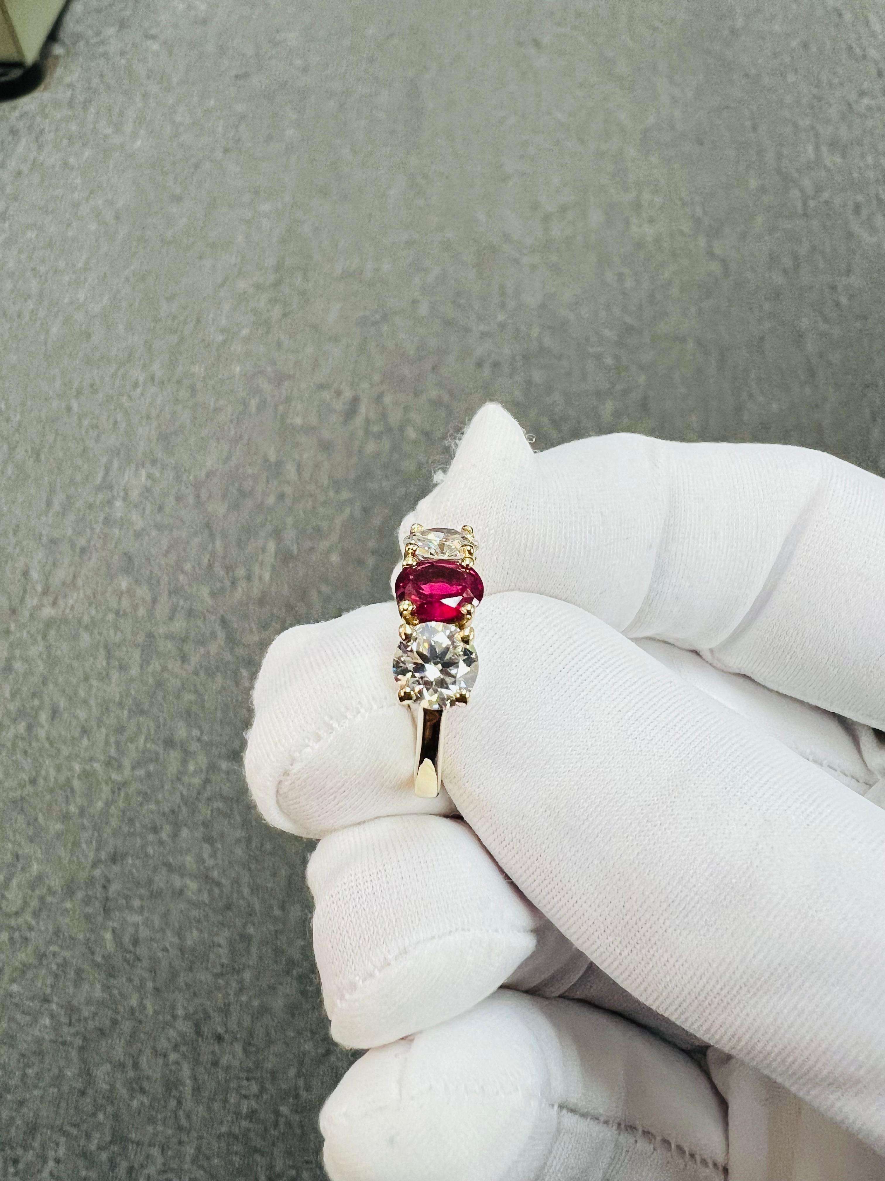 Vintage Rubin Diamant Gelbgold Drei Stein Ring 6