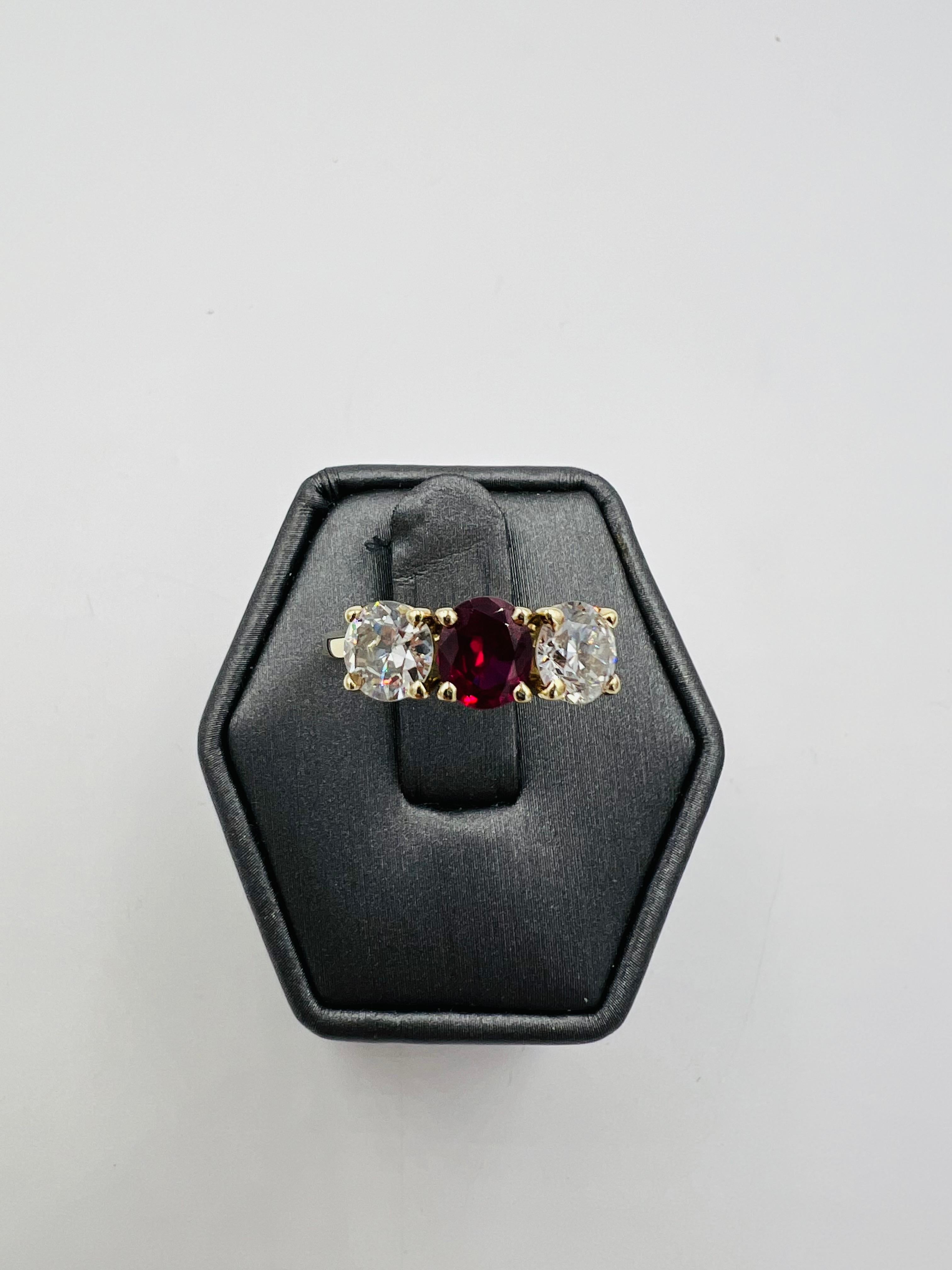 Vintage Rubin Diamant Gelbgold Drei Stein Ring 11