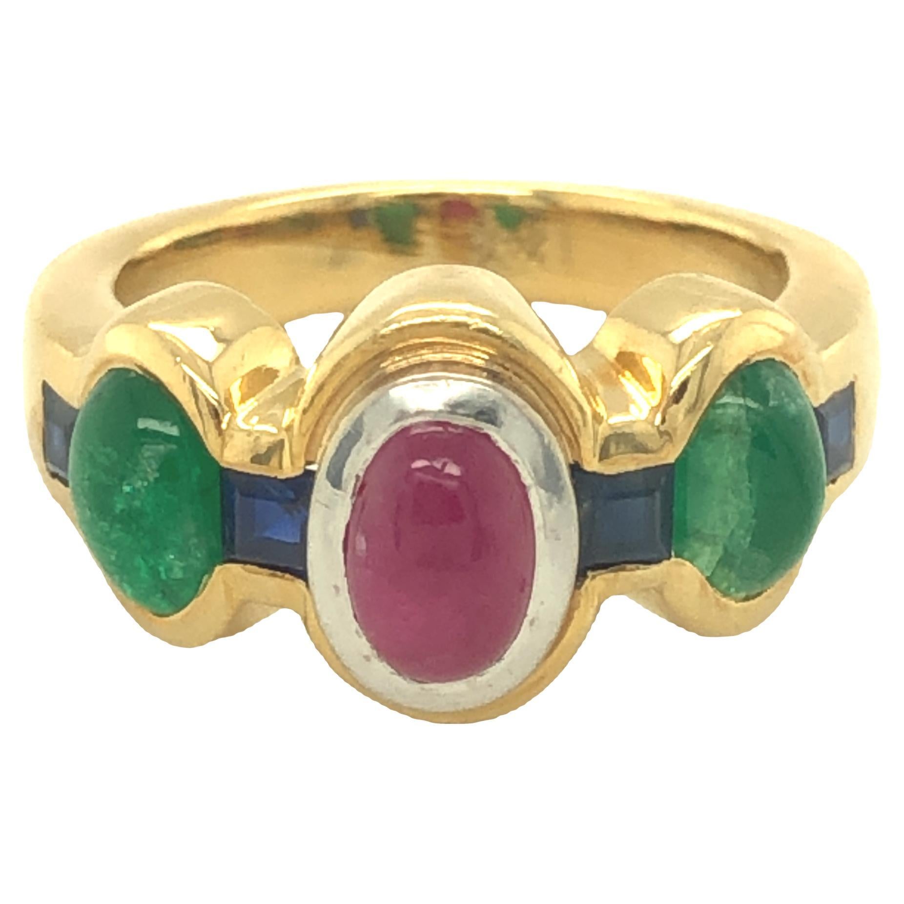 Bague vintage à trois pierres en or jaune 18 carats, rubis, émeraude et saphir par Giovane