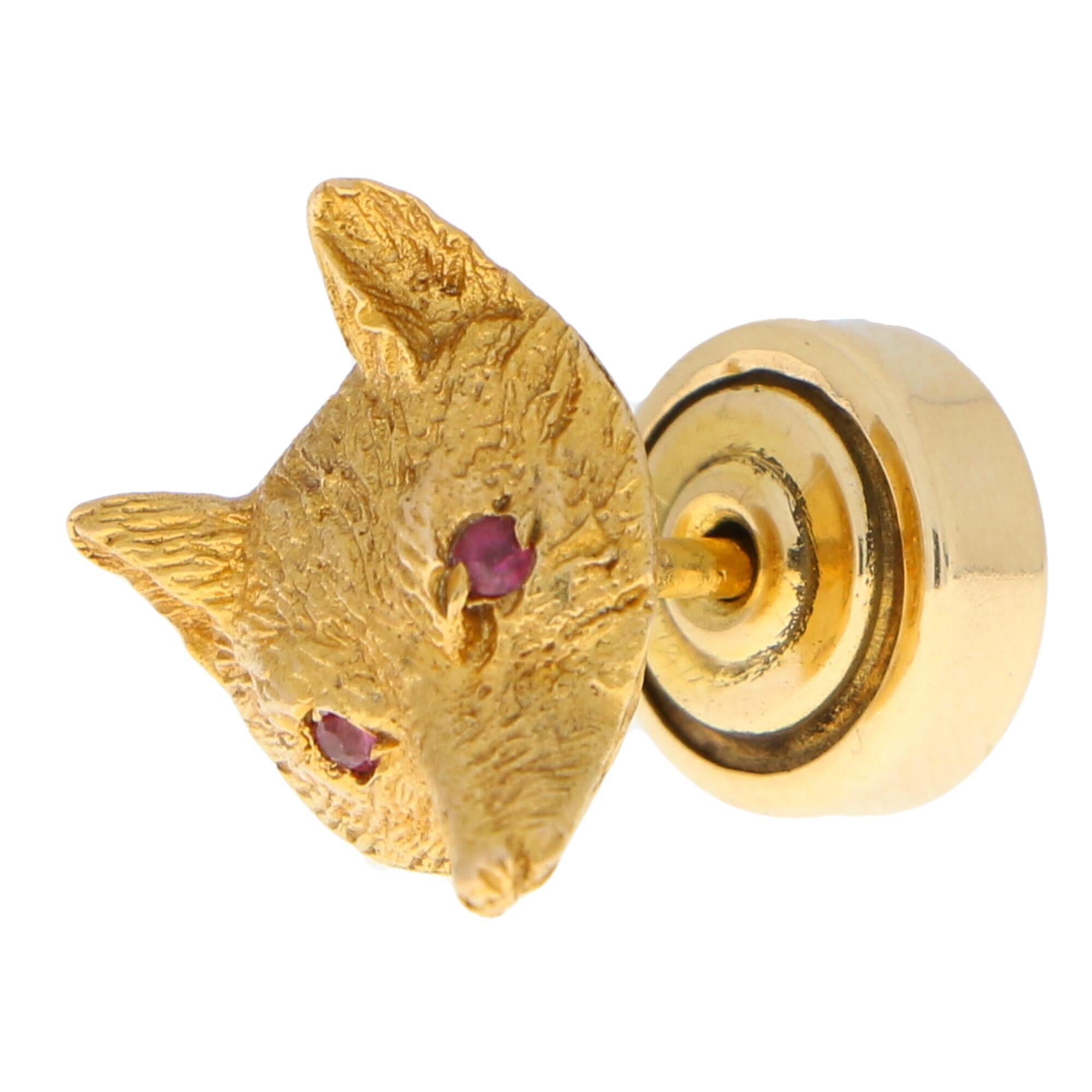 Round Cut Vintage Ruby Eyed Fox Pin Brooch Set in 9 Karat Yellow Gold