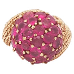 Vintage-Ring im Bombe-Stil mit Rubin-Pavé-Besatz und gedrehtem Seilprofil, 14 Karat Gelbgold