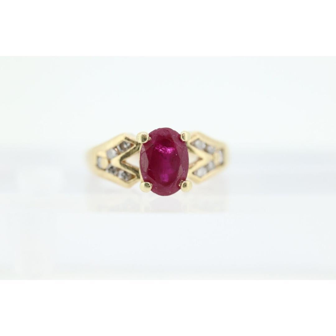 Vintage Ruby Ring. 14k Oval Ruby and Diamond Solitaire ring. Ruby Engagement In Good Condition For Sale In Port Charlotte, FL