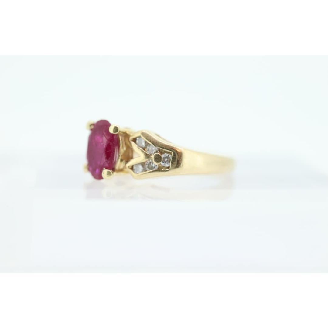 Vintage Ruby Ring. 14k Oval Ruby and Diamond Solitaire ring. Ruby Engagement For Sale 3