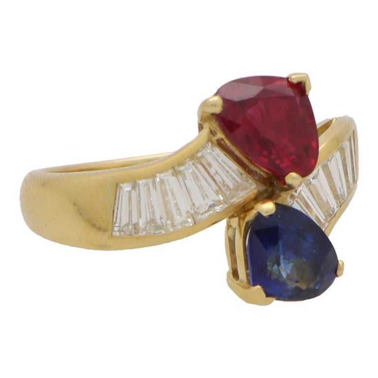 Mixed Cut Vintage Ruby, Sapphire and Diamond Toi-Et-Moi Crossover Ring in 18k Yellow Gold For Sale