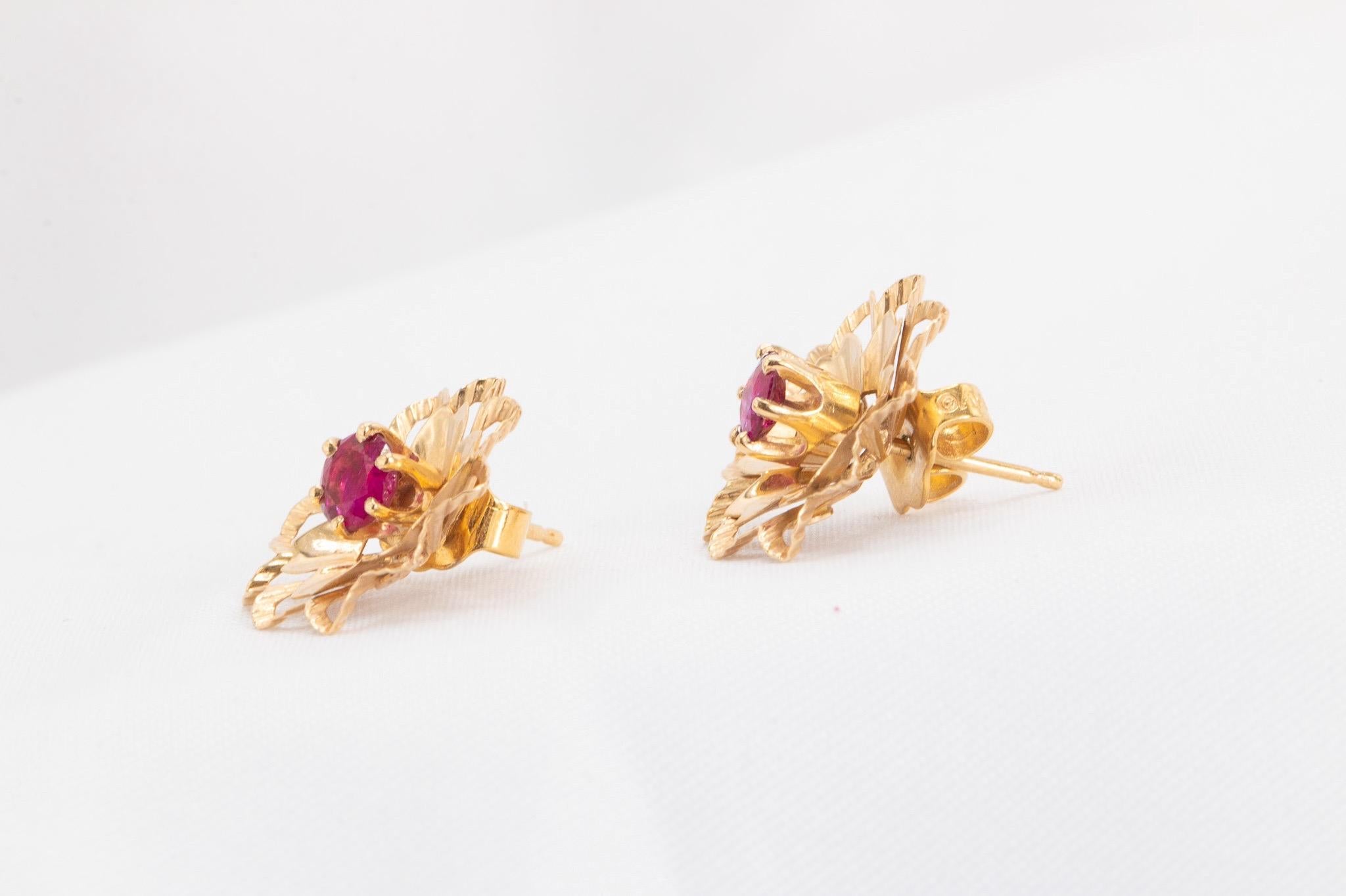 Vintage Ruby Studs with Floral Earring Jackets in 14K Yellow Gold In Good Condition For Sale In Houston, TX
