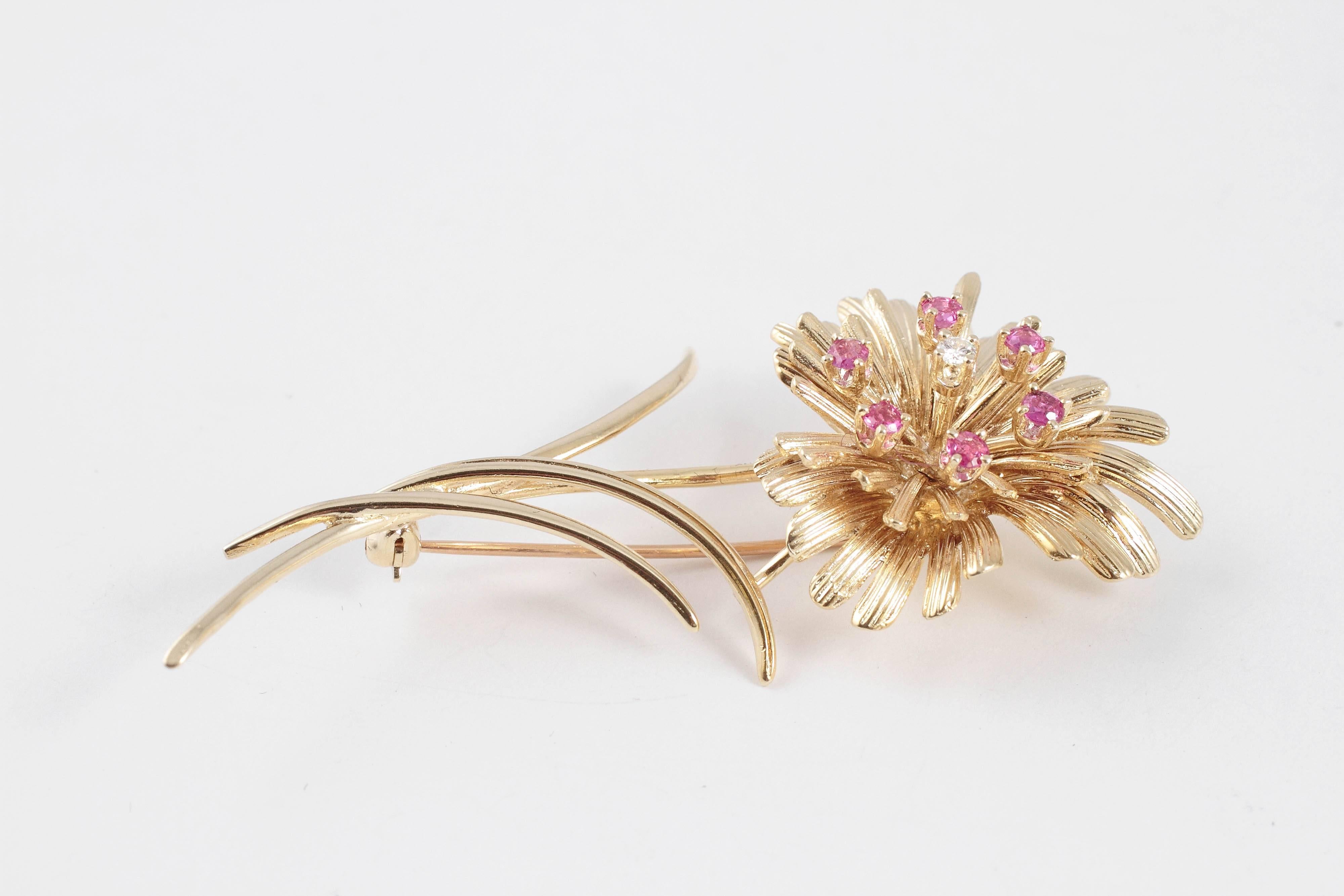 Vintage Ruby Yellow Gold Brooch In Good Condition In Dallas, TX