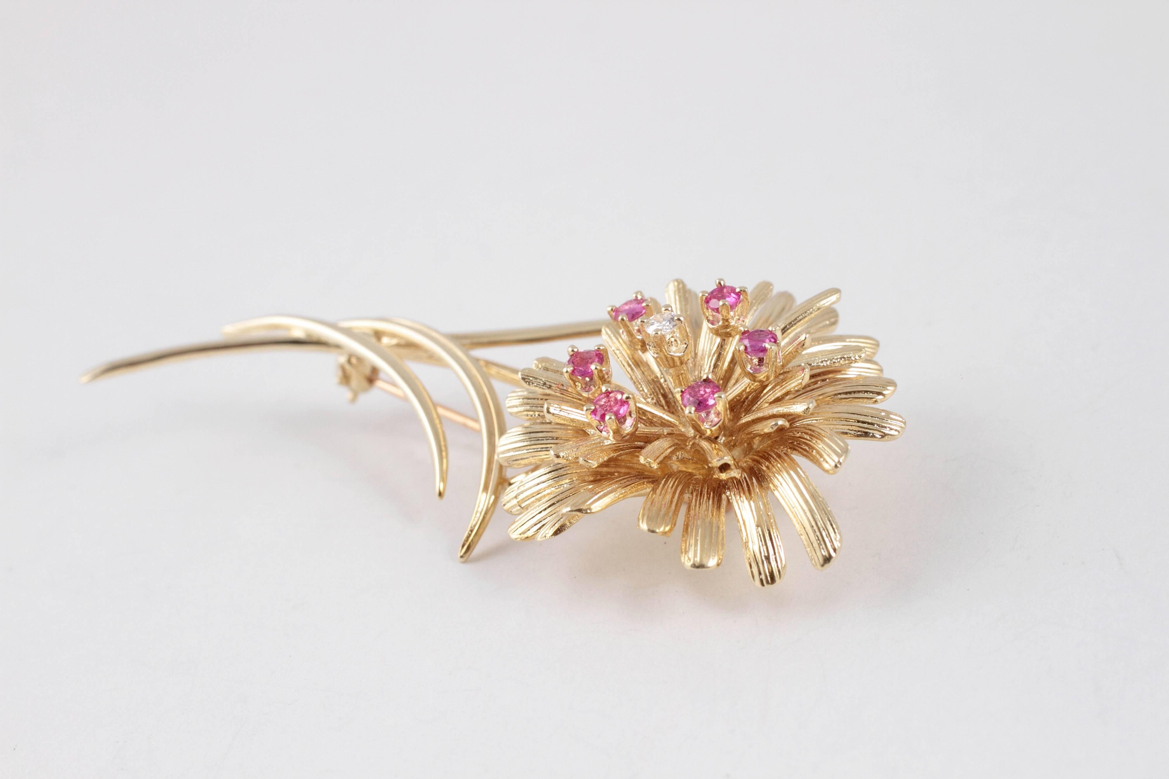 Vintage Ruby Yellow Gold Brooch 3