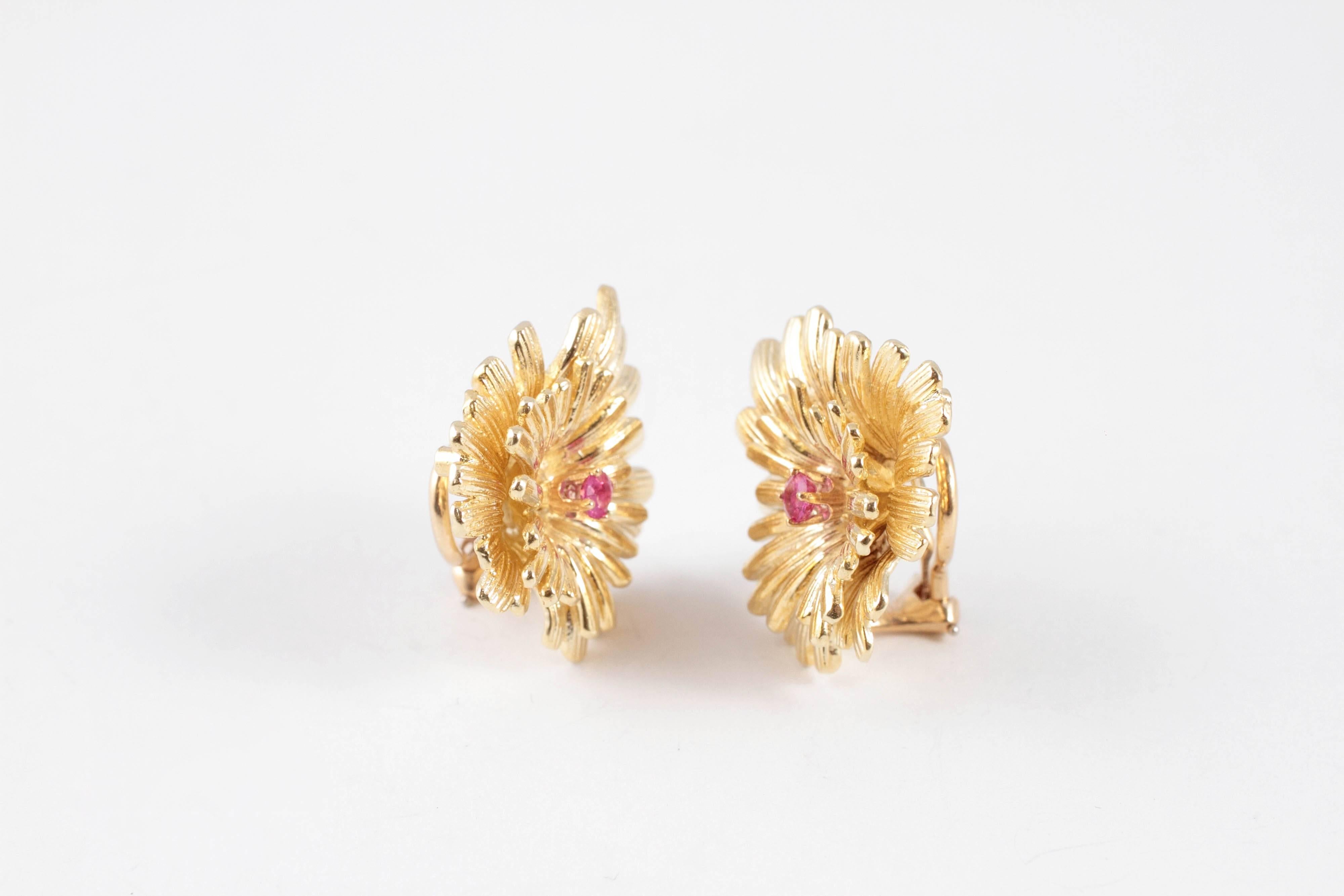 Round Cut Vintage Ruby Yellow Gold Earrings