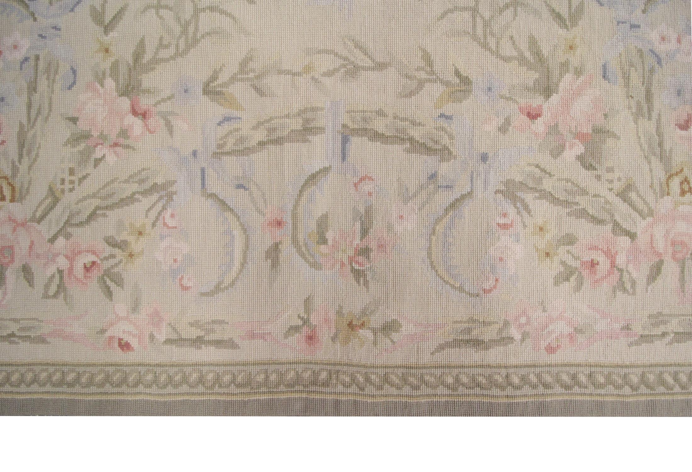 Vintage Rug Aubusson Style Living Room Rug Handmade Carpet Tapestry In Excellent Condition In Hampshire, GB
