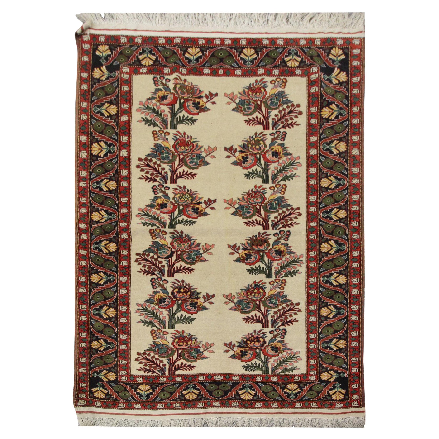 Rustikaler Ghoochan-Teppich aus feinen Lammfell in Creme, handgefertigt, Vintage im Angebot