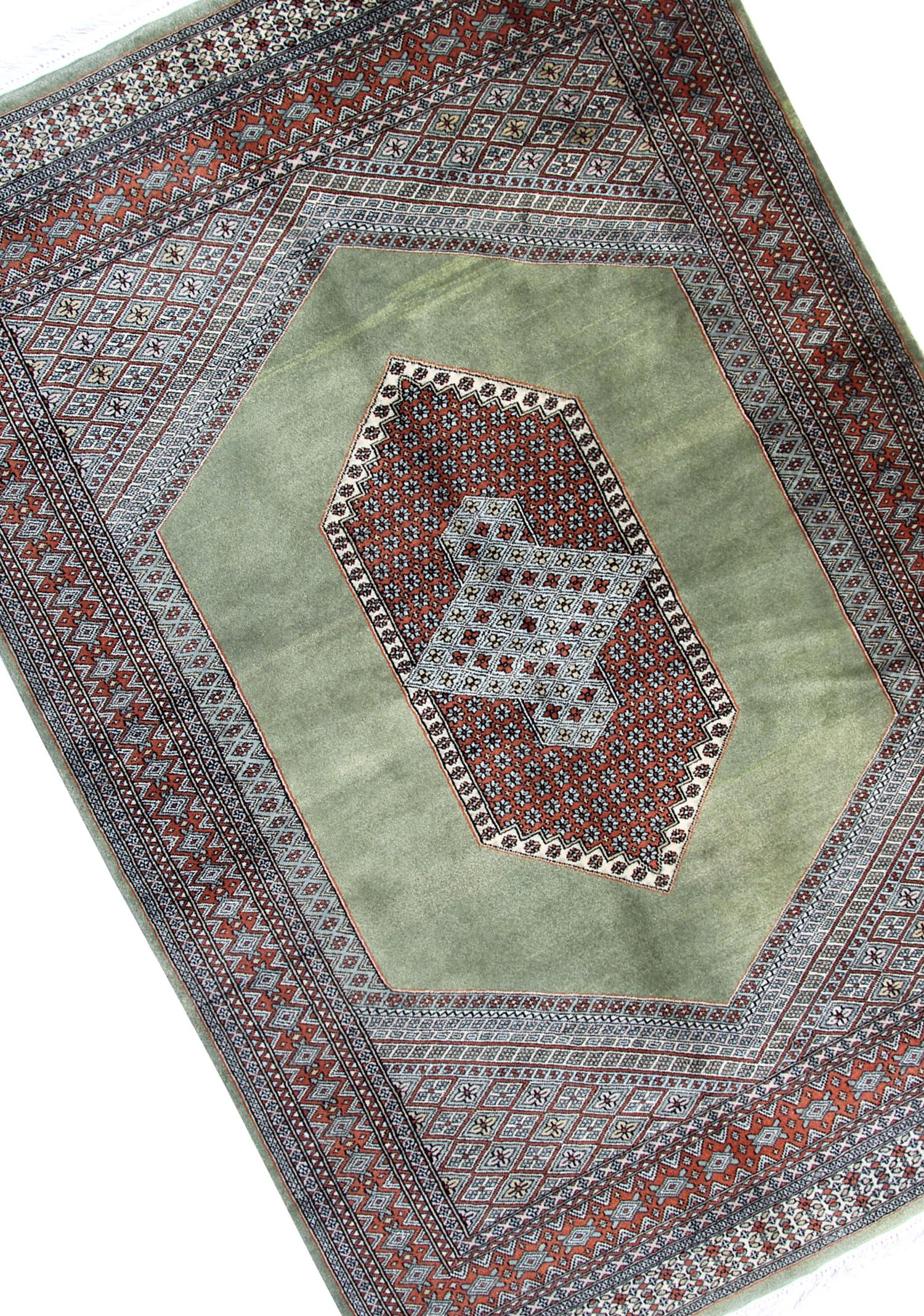 Vintage Rug Green Turkmen Bukhara, Hand-Knotted Wool Carpet In Excellent Condition In Hampshire, GB