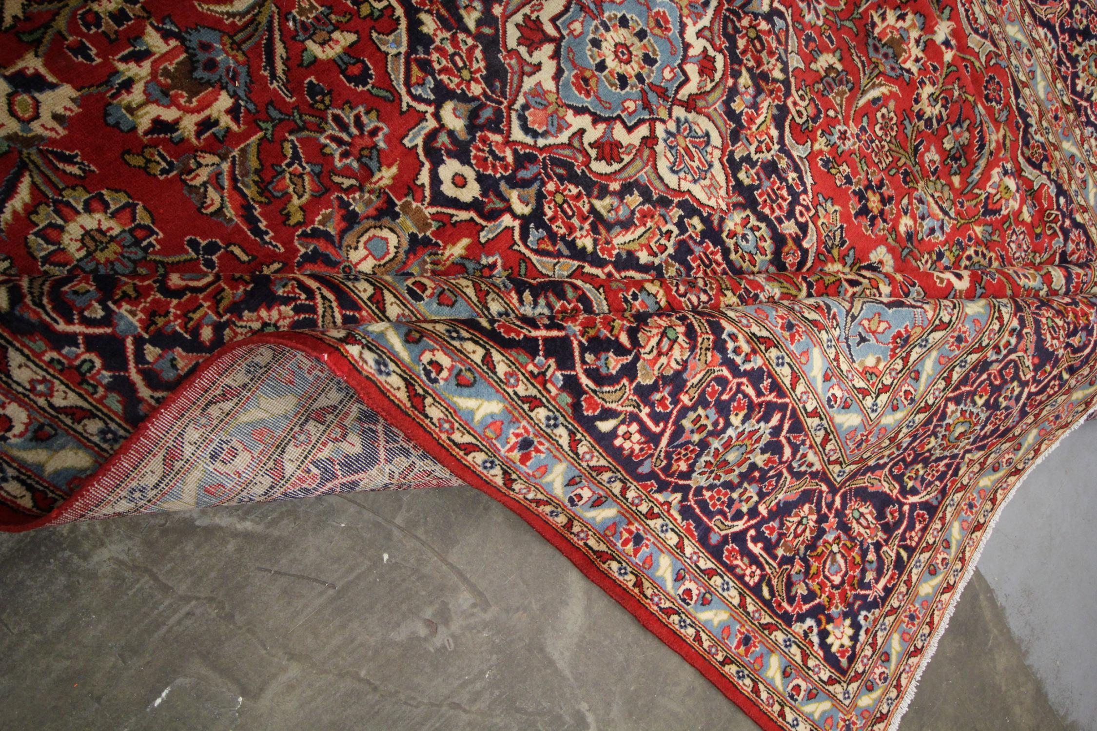 Tappeto vintage fatto a mano  Tappeto da salotto grande in lana orientale rossa in vendita 2