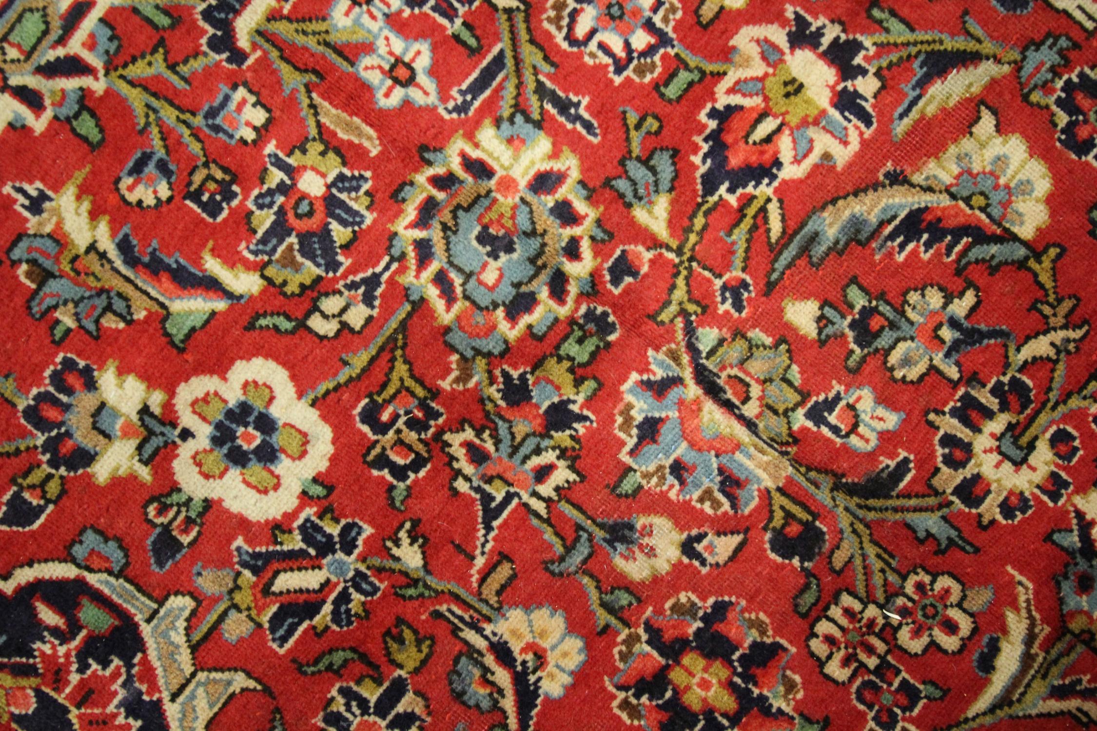 Handgefertigter Teppich aus Teppich  Großer roter orientalischer Woll-Woll-Wollteppich (Pflanzlich gefärbt) im Angebot