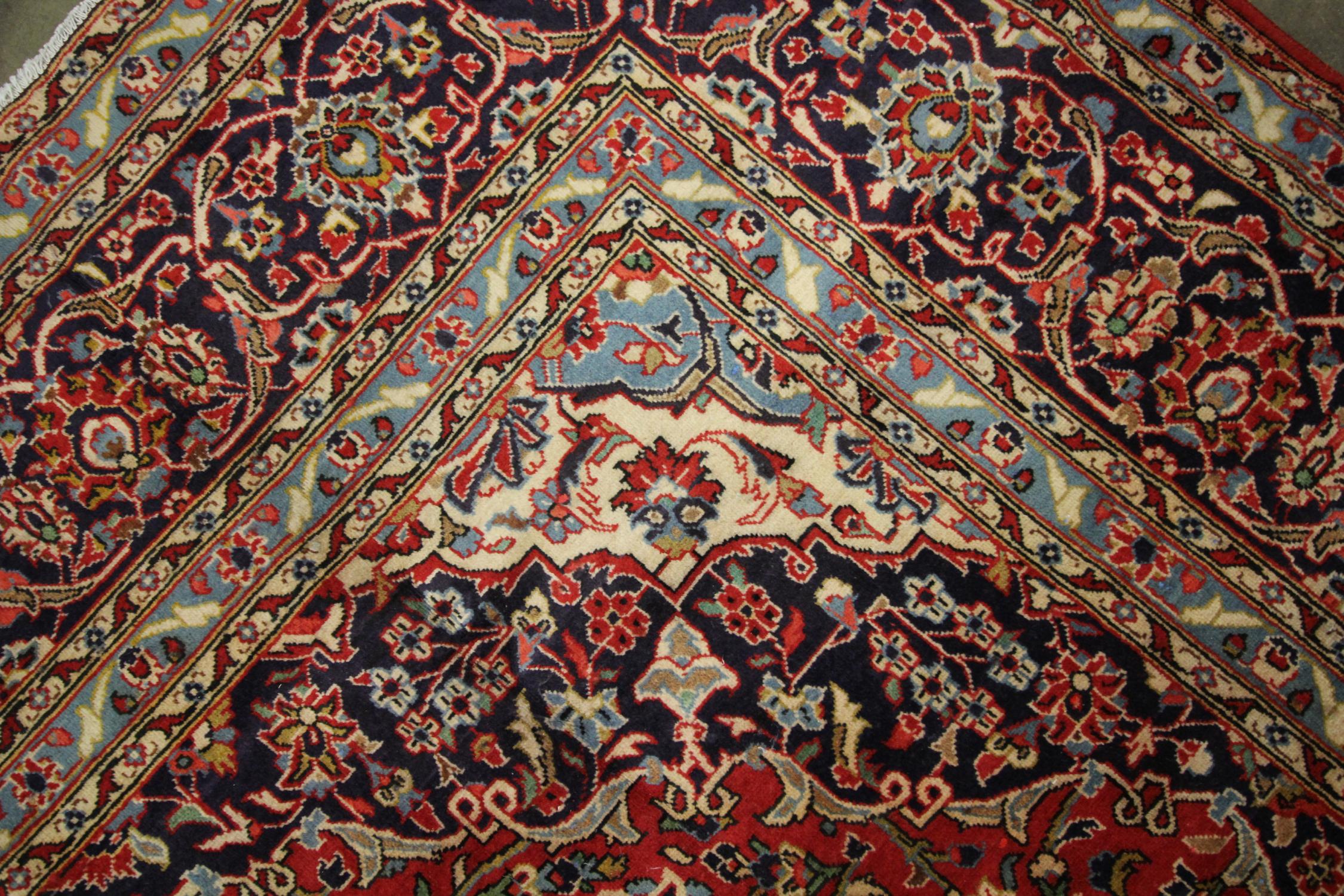 Laine Tapis vintage fait à la main  Grand tapis de salon en laine orientale rouge en vente