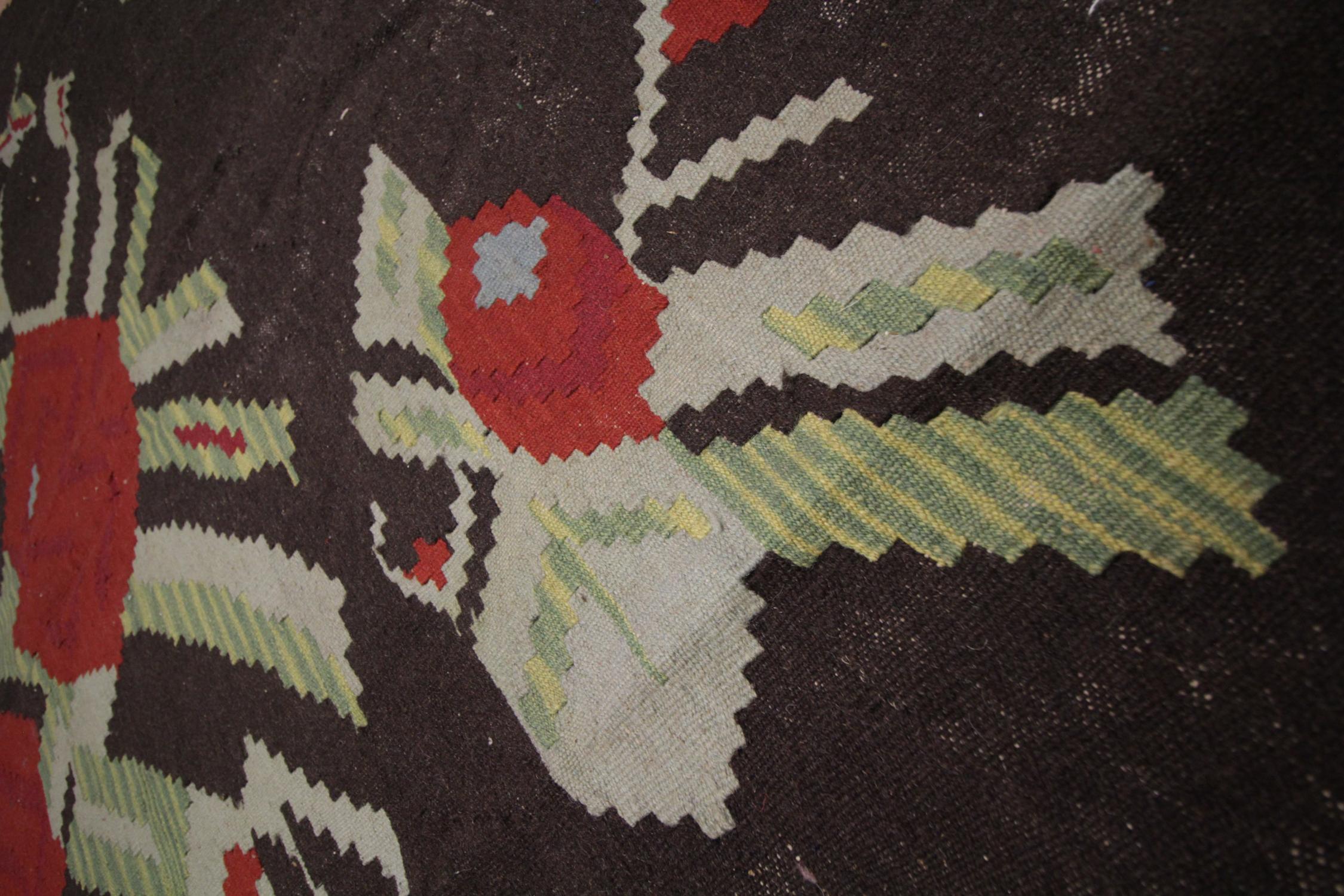 Vintage Rug Handmade Carpet Oriental Moldovan Kilim Rug In Excellent Condition In Hampshire, GB