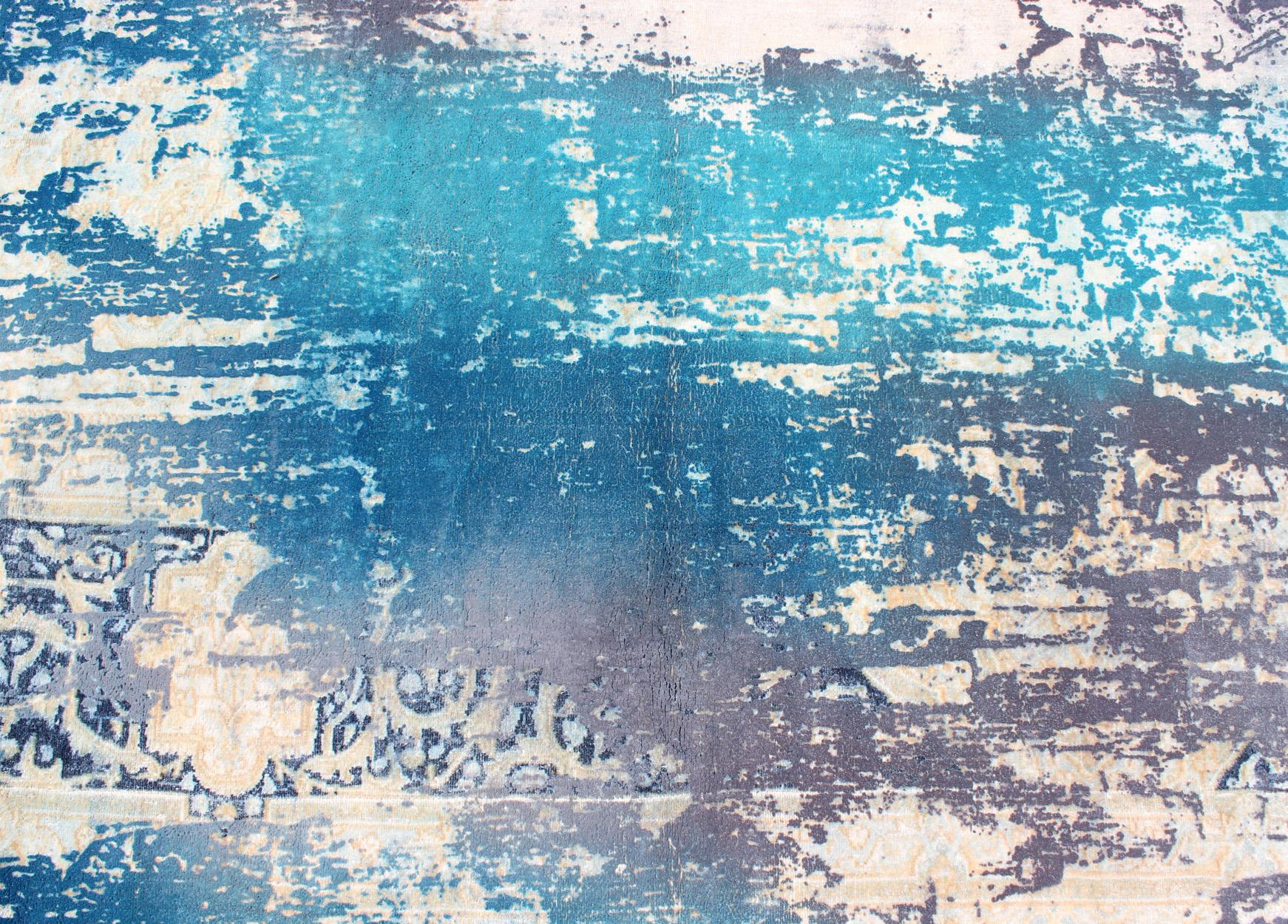 Alfombra vintage de diseño moderno en tonos azul, gris y marfil en venta 3