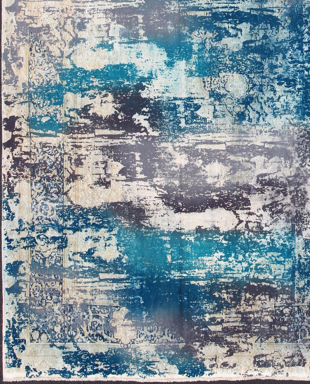 Alfombra vintage de diseño moderno en tonos azul, gris y marfil Moderno en venta