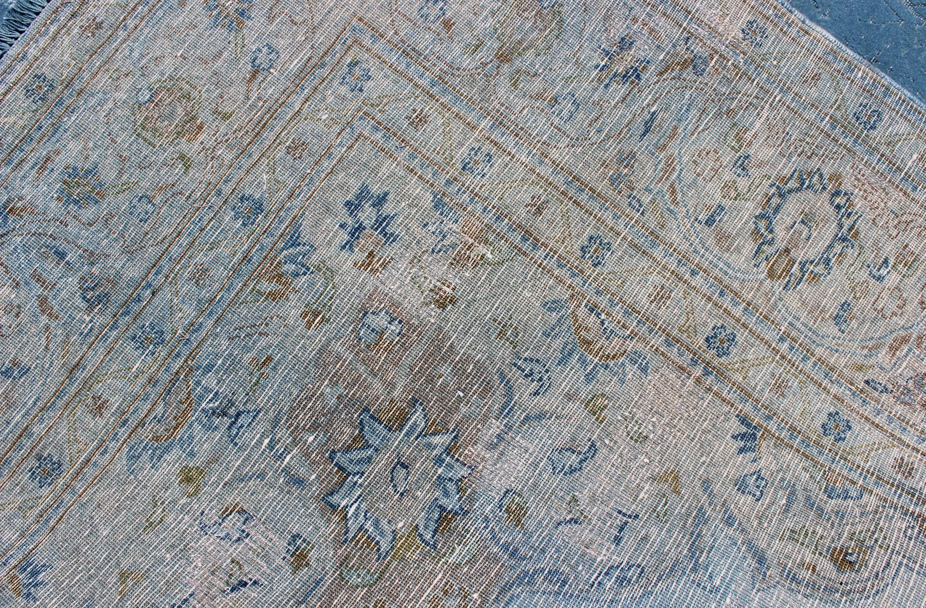 Annodato a mano Tappeto vintage dal design moderno in am design blu in vendita