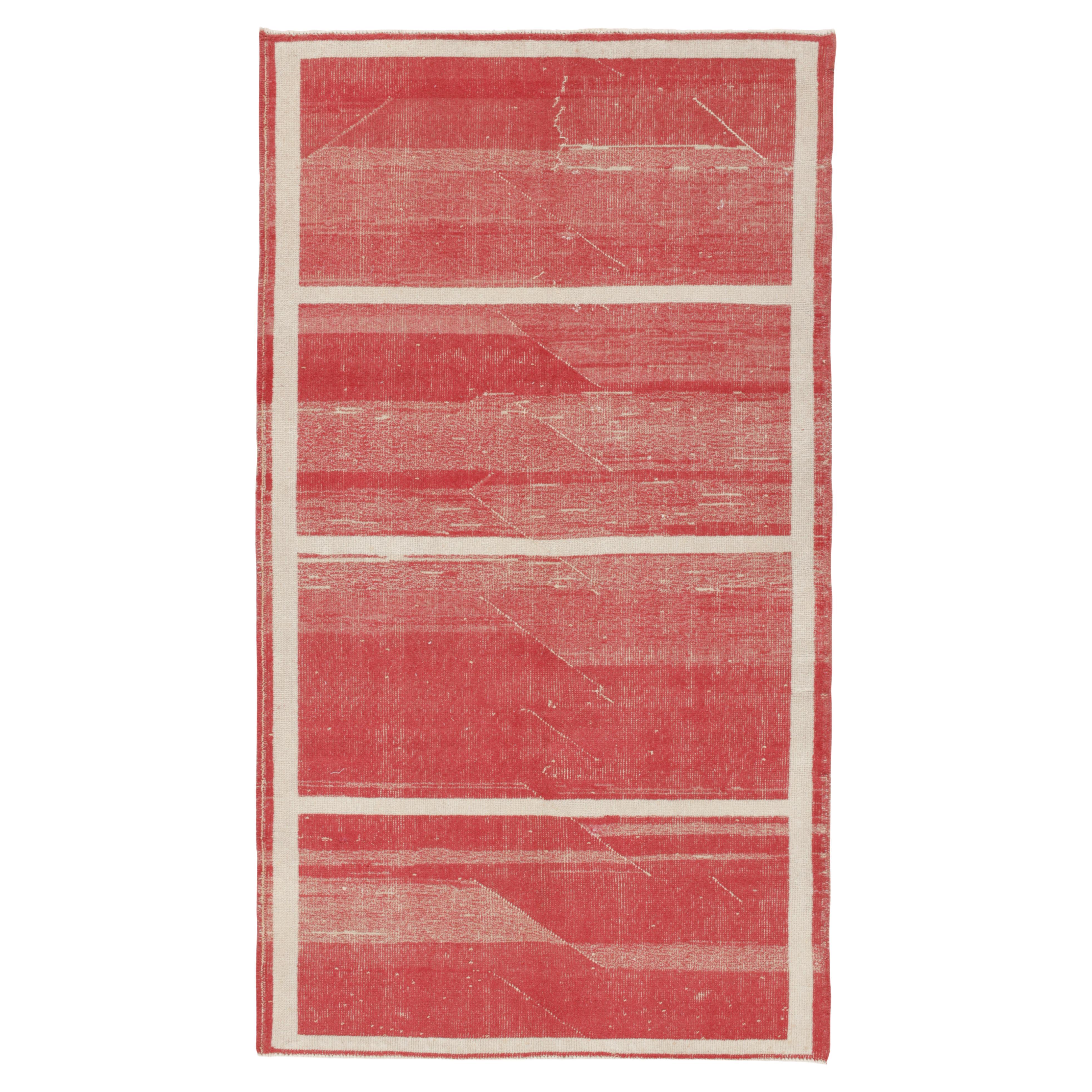 Vintage-Teppich in Rot mit cremefarbenen Streifenmuster von Teppich & Kilim