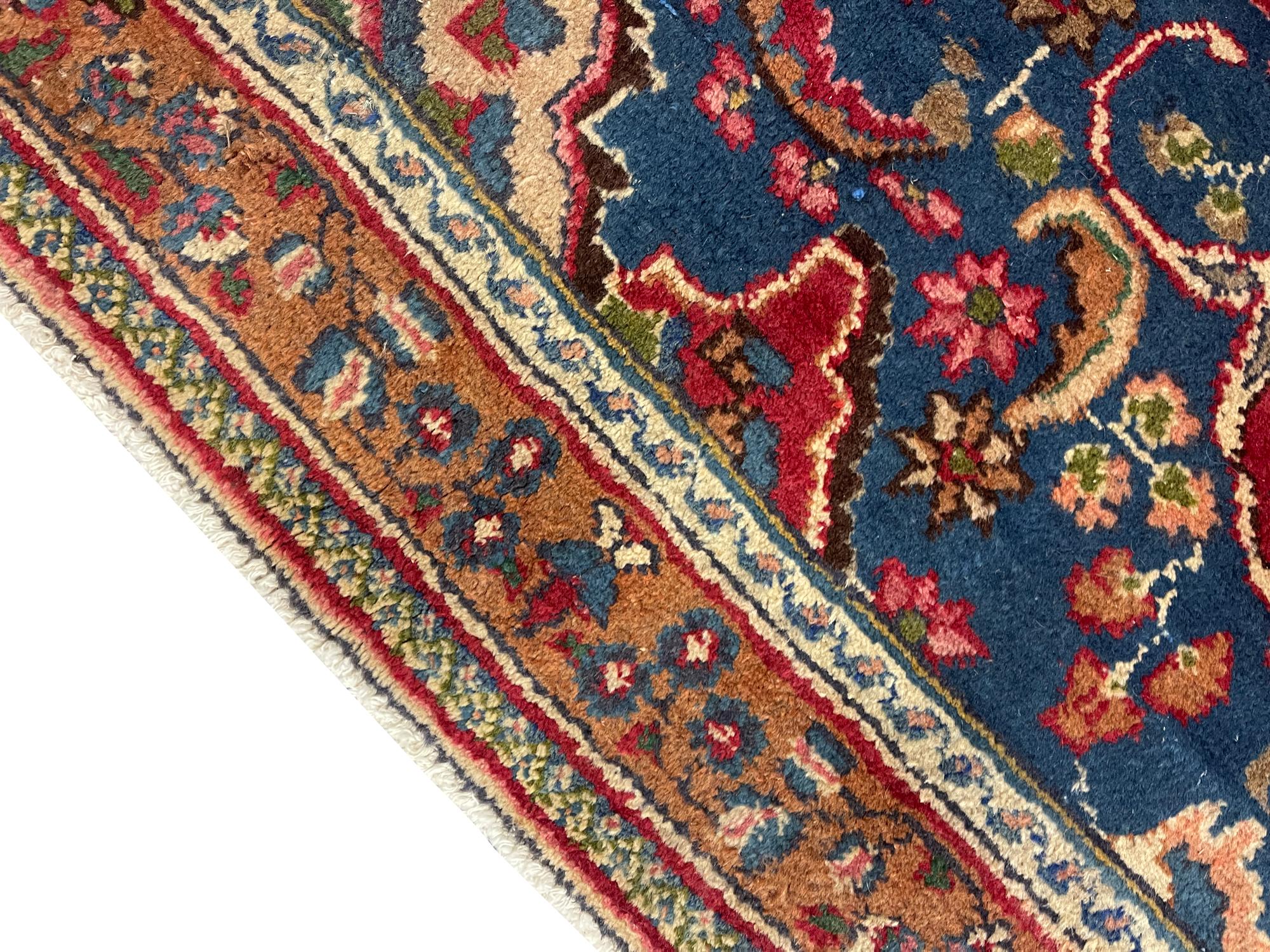 Vintage Rug Knotted Pile Carpet Turkish Handmade Oriental Wool Rug For Sale 8