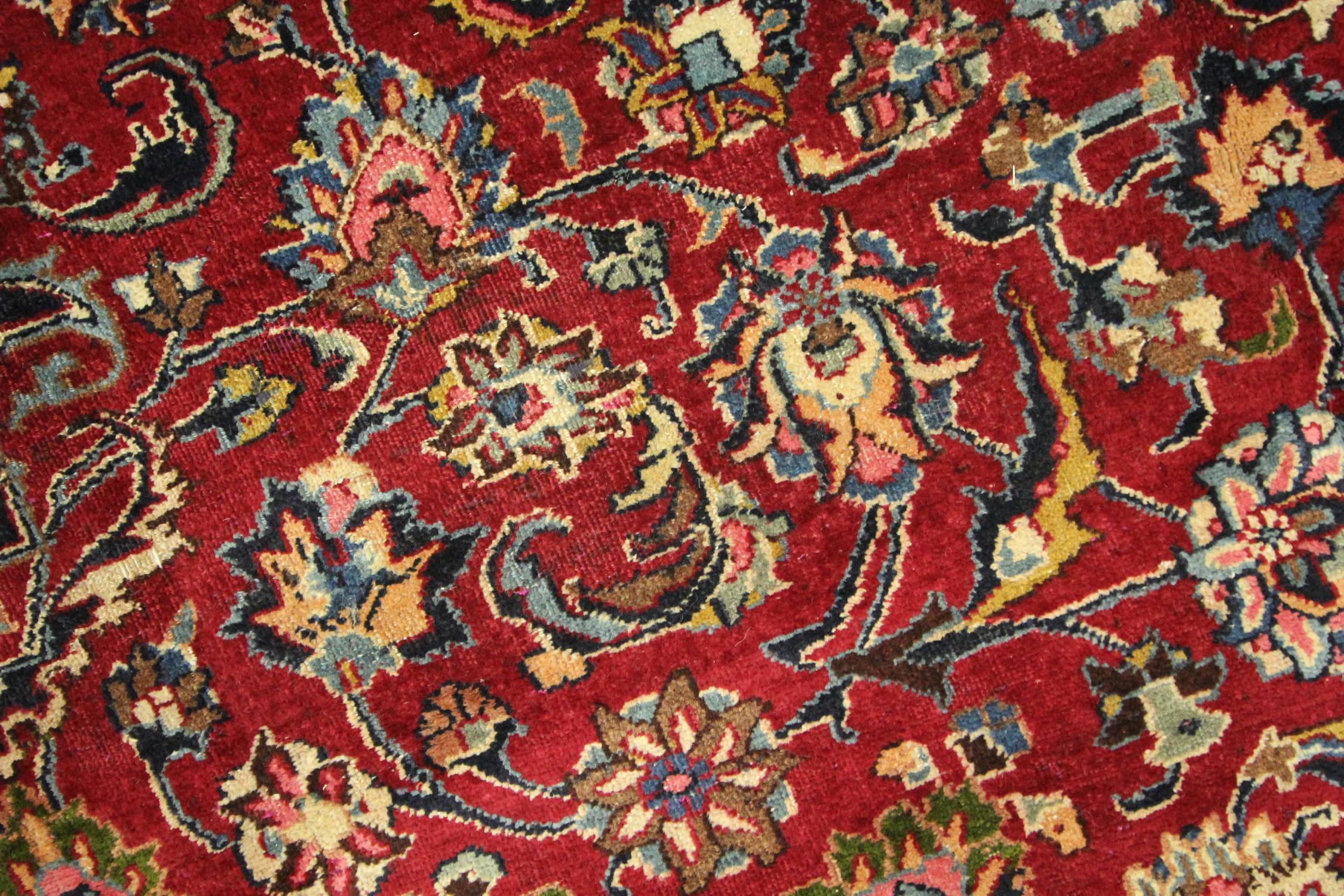 Vintage Rug Knotted Pile Carpet Turkish Handmade Oriental Wool Rug For Sale 4