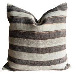 Vintage Rug Kissenbezug mit Streifen