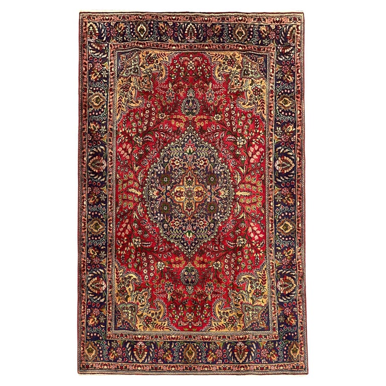 Vintage Rug Red Wool Carpet, Floral Handwoven Oriental Area Rug For Sale at 1stDibs